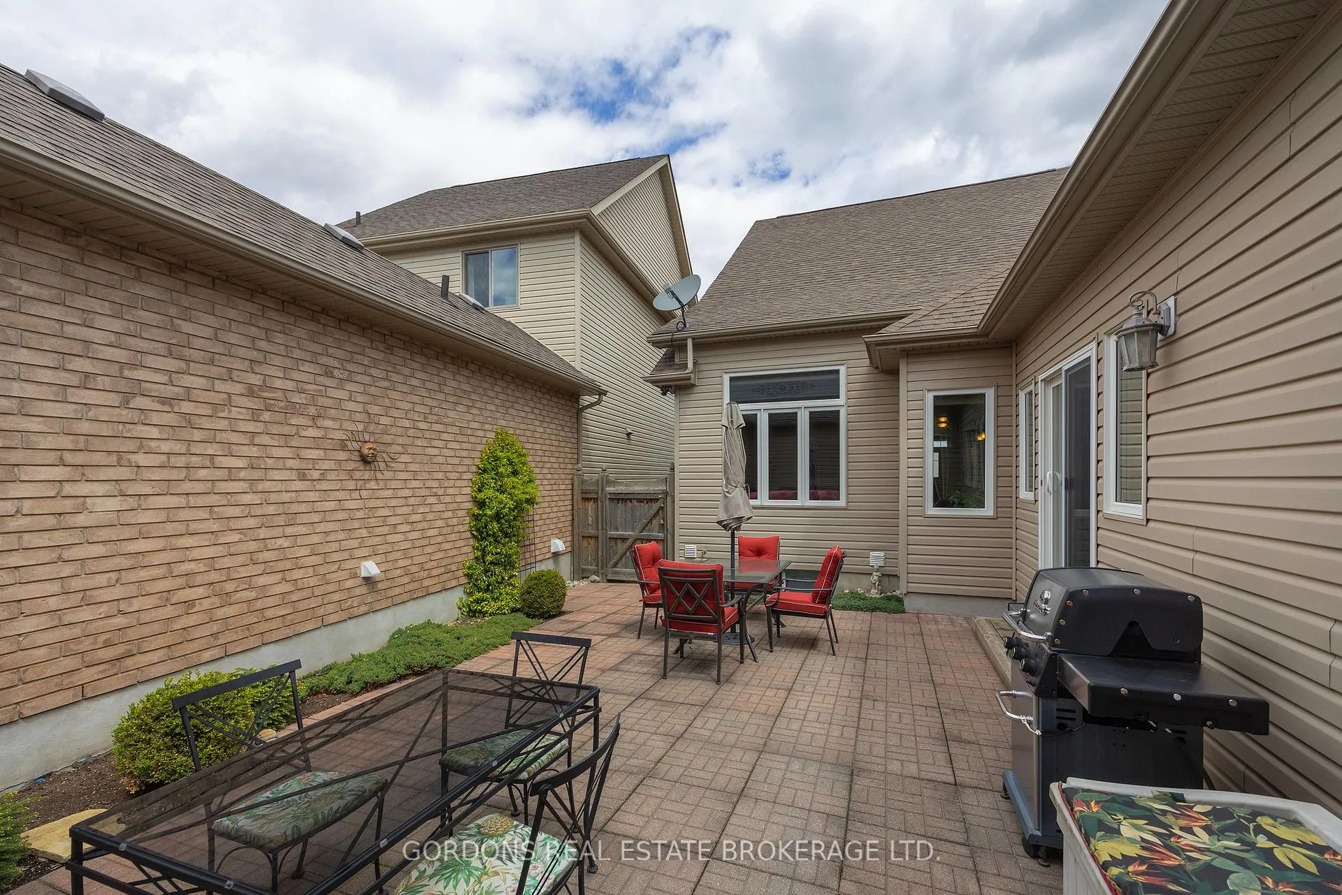 Photo 8 of 1271 Crossfield Avenue, Kingston, City Northwest — HOMEH