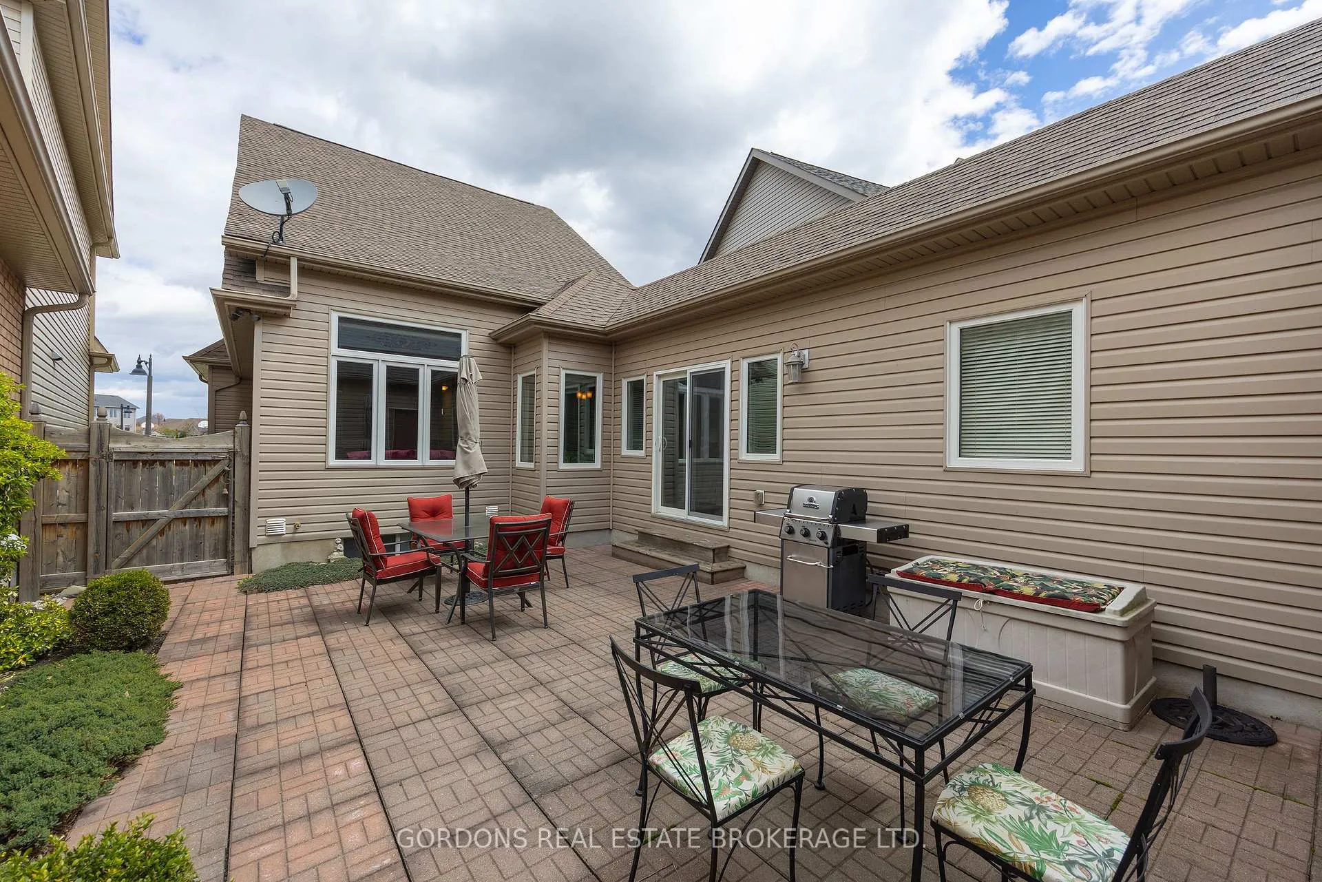 Photo 9 of 1271 Crossfield Avenue, Kingston, City Northwest — HOMEH