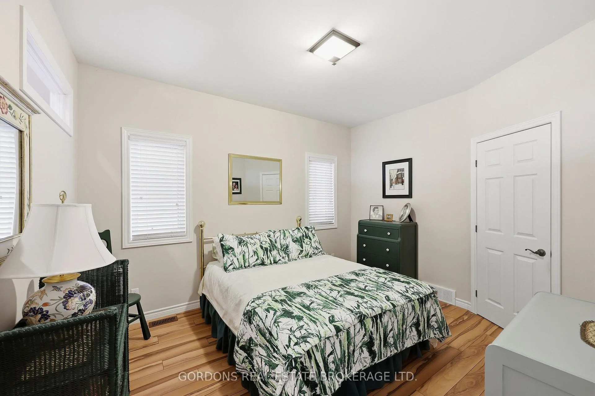 Photo 33 of 1271 Crossfield Avenue, Kingston, City Northwest — HOMEH