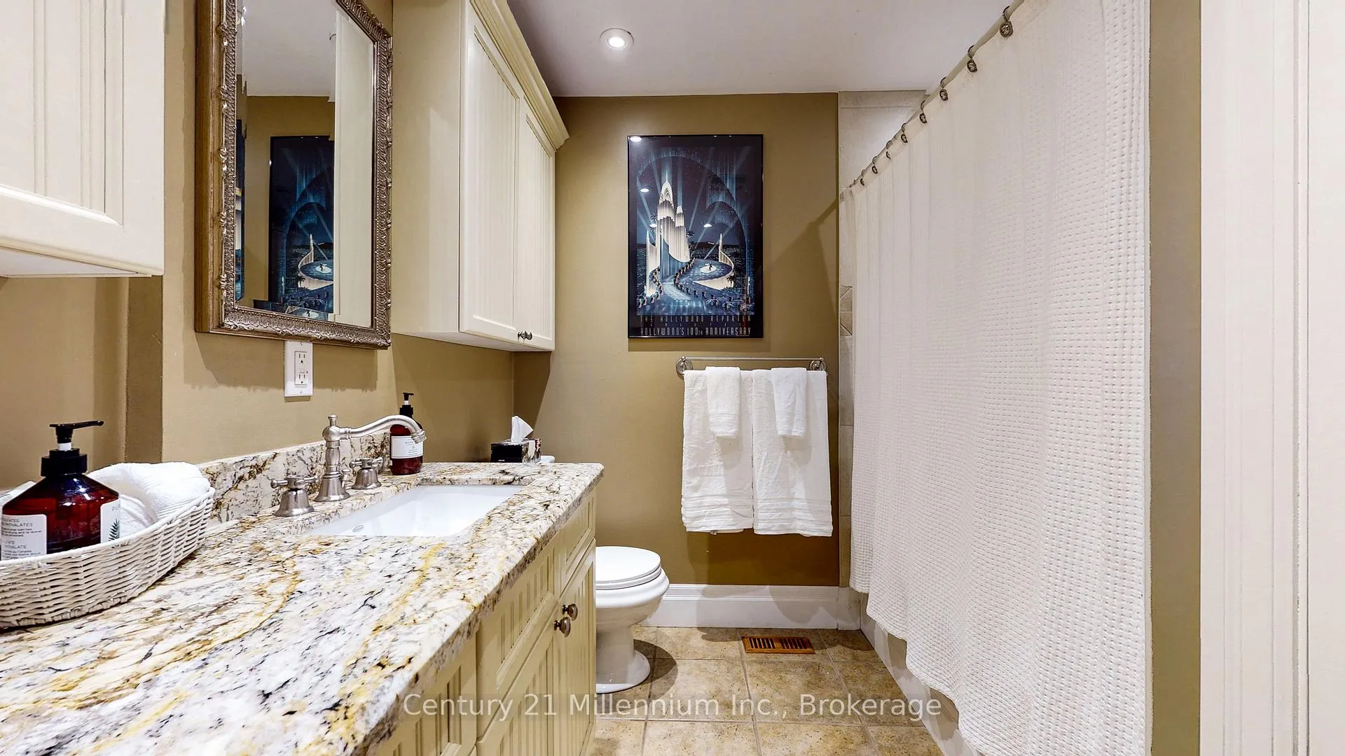 Photo 5 of 434 Oxbow Crescent, Collingwood — HOMEH