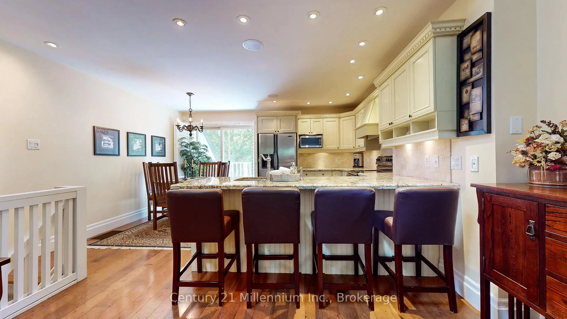 Photo 10 of 434 Oxbow Crescent, Collingwood — HOMEH