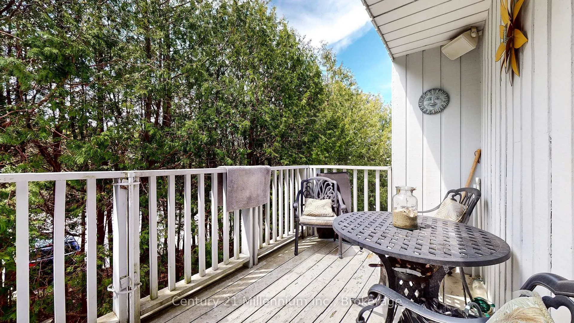 Photo 11 of 434 Oxbow Crescent, Collingwood — HOMEH