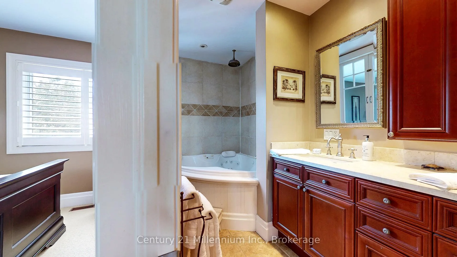 Photo 13 of 434 Oxbow Crescent, Collingwood — HOMEH