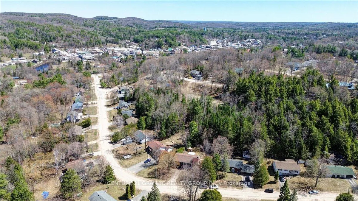 Photo 32 of 25 Forest Hill Road, Bancroft, Bancroft Ward — HOMEH