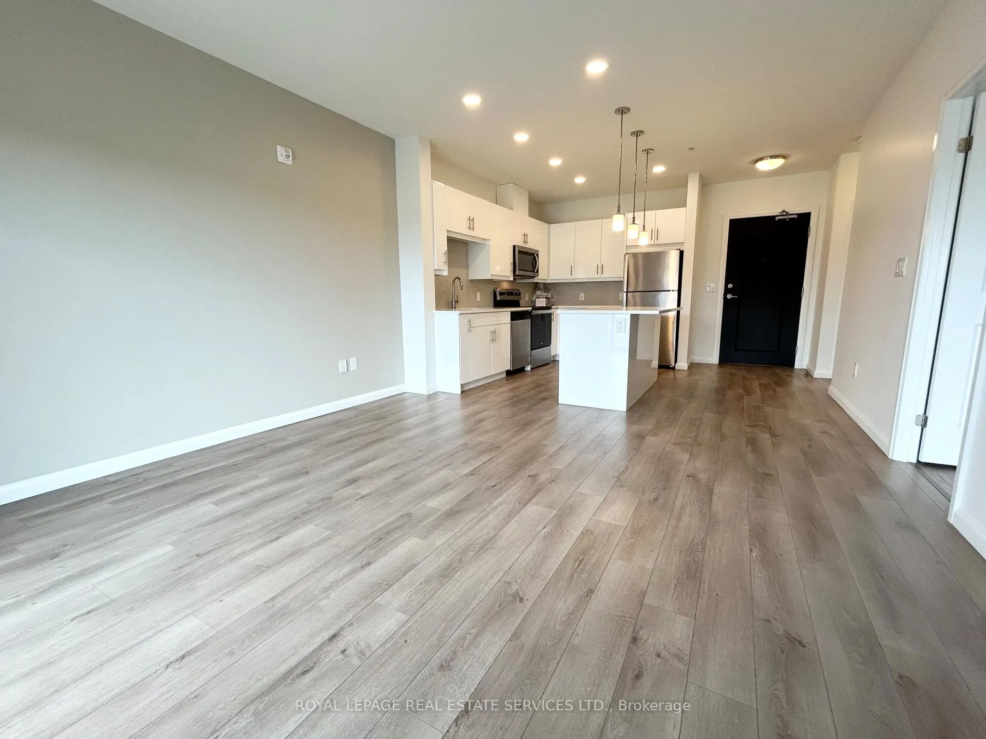 Photo 3 of Unit 412, 144 Watson Road N, Guelph, Grange Road — HOMEH