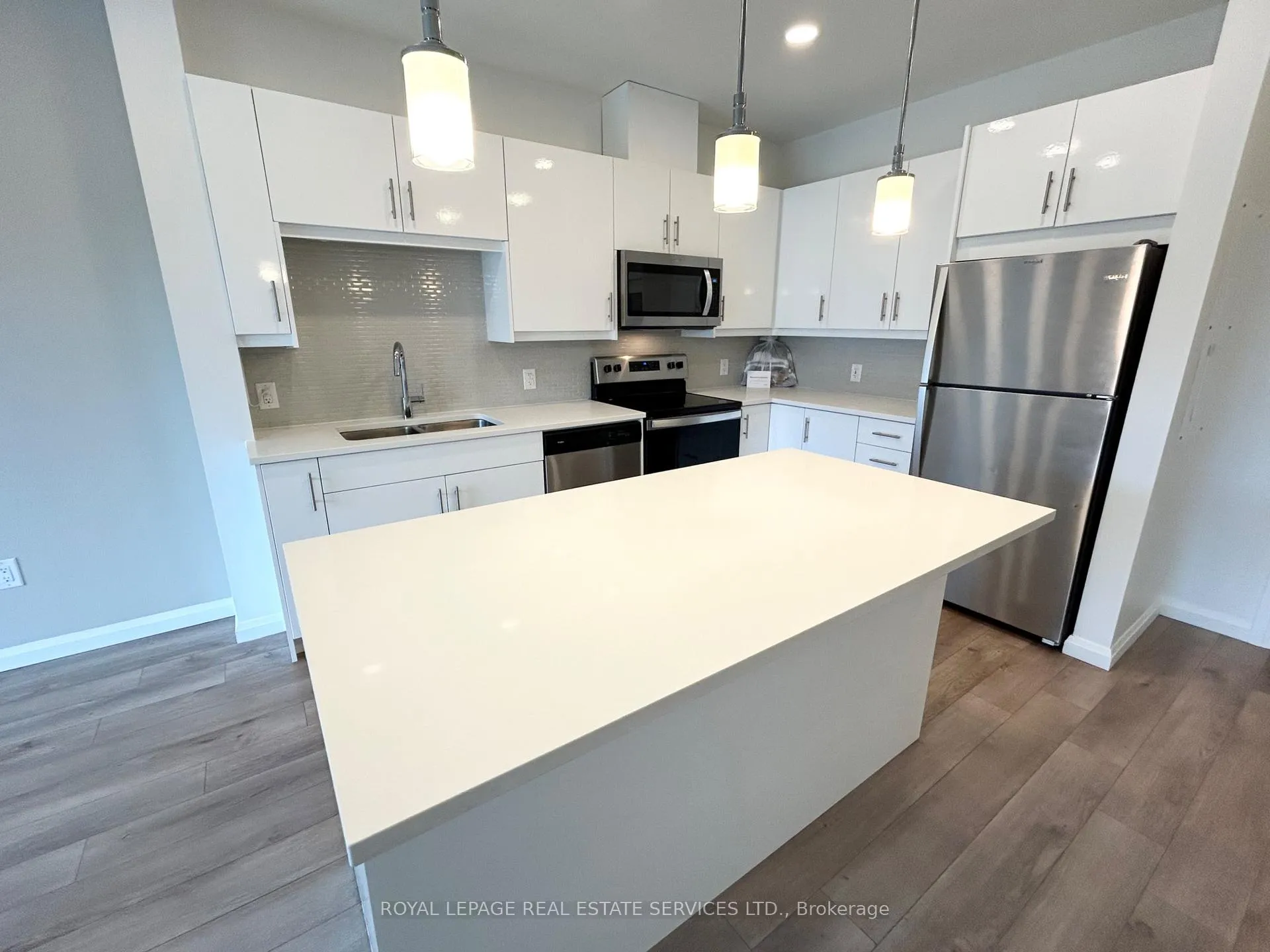 Photo 7 of Unit 412, 144 Watson Road N, Guelph, Grange Road — HOMEH
