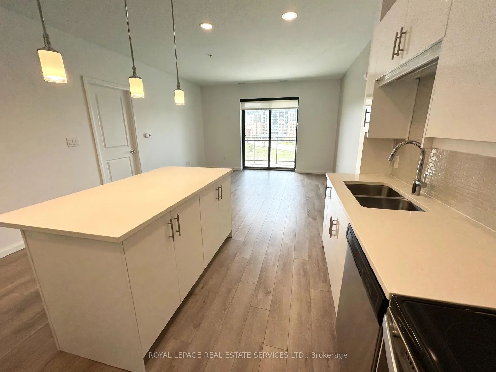 Photo 8 of Unit 412, 144 Watson Road N, Guelph, Grange Road — HOMEH