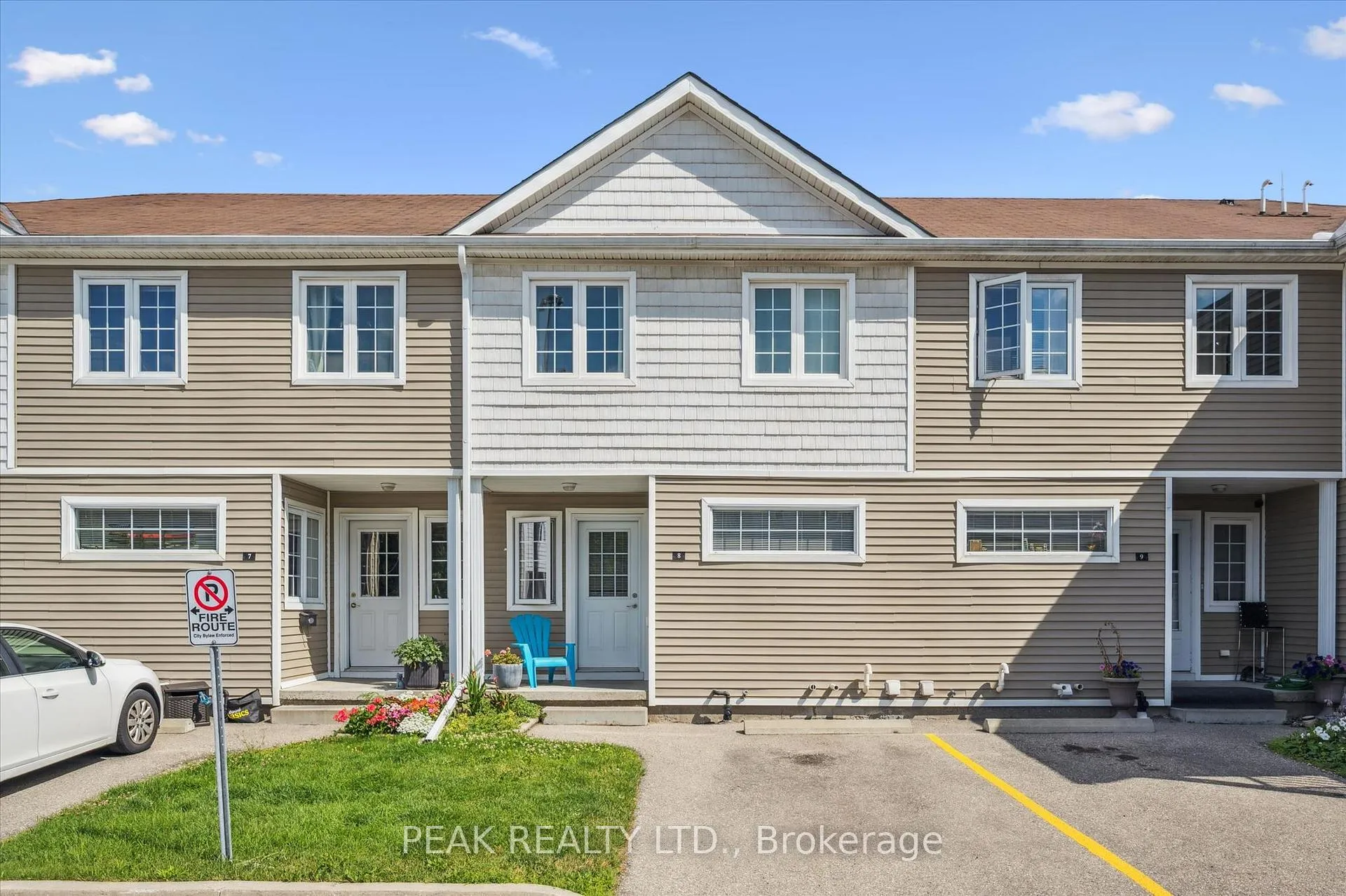 Front of Unit 8, 23 Howe Drive