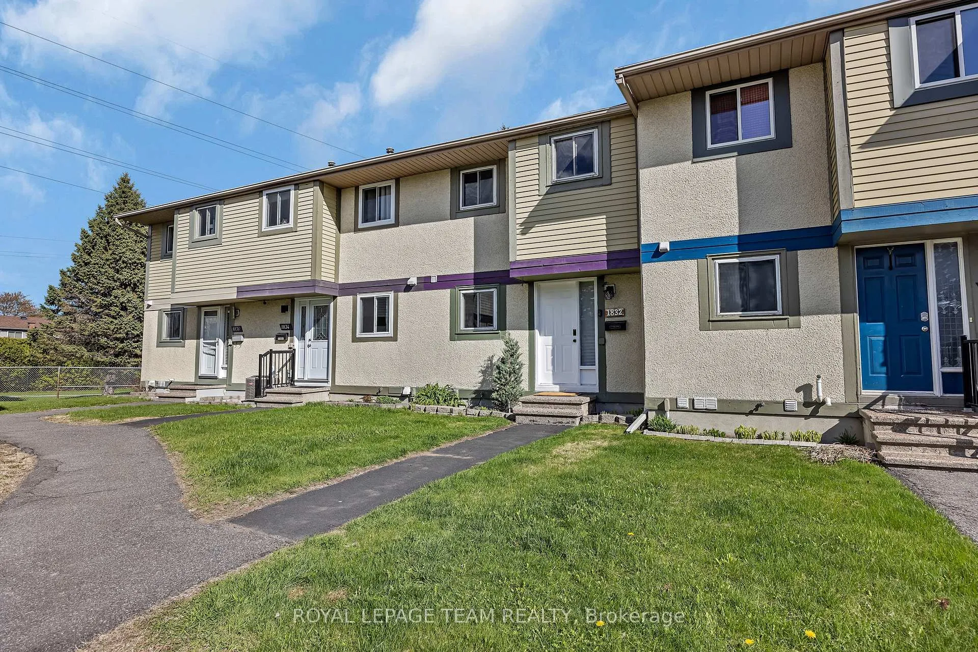 Photo 1 of 1832 Stonehenge Crescent, Ottawa, Pineview — HOMEH