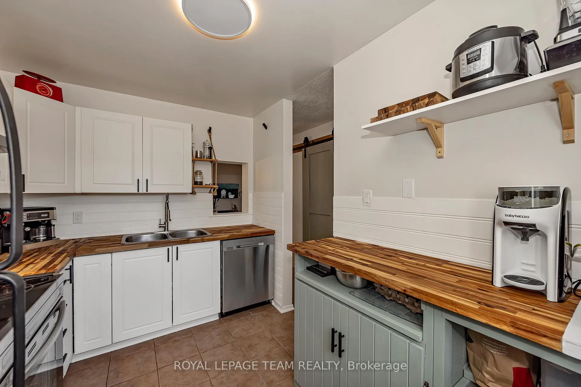 Photo 10 of 1832 Stonehenge Crescent, Ottawa, Pineview — HOMEH