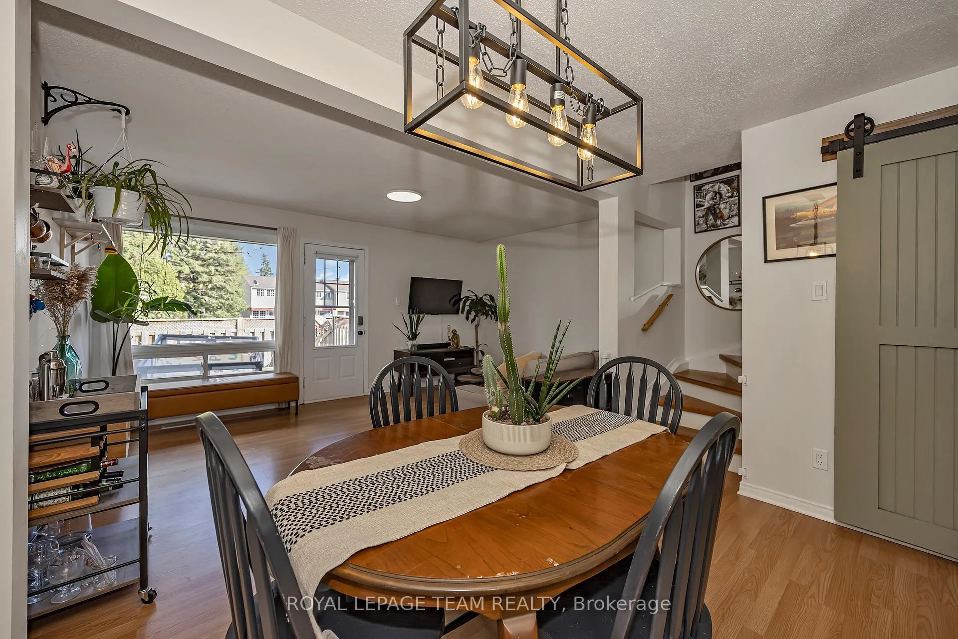 Photo 17 of 1832 Stonehenge Crescent, Ottawa, Pineview — HOMEH