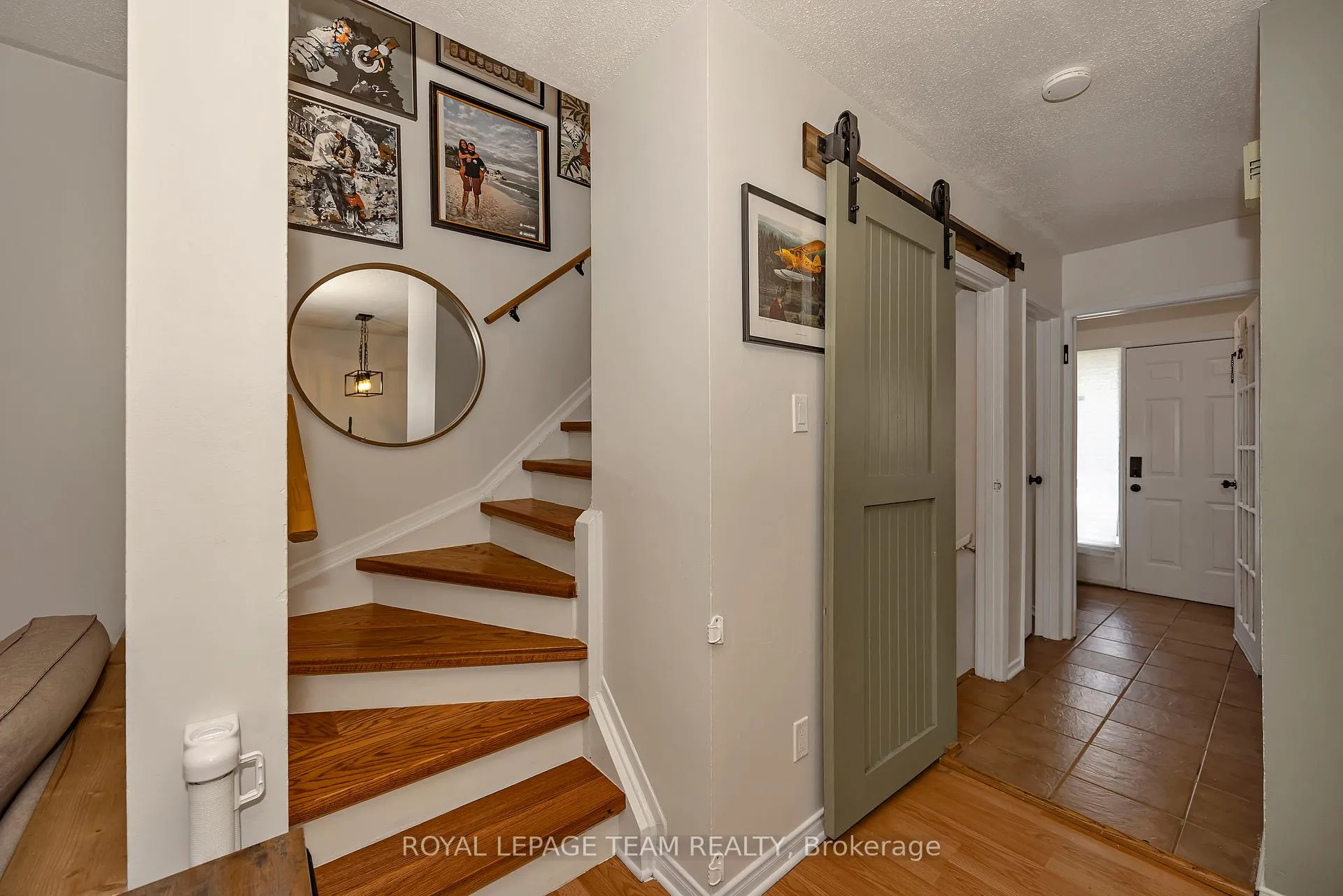 Photo 20 of 1832 Stonehenge Crescent, Ottawa, Pineview — HOMEH