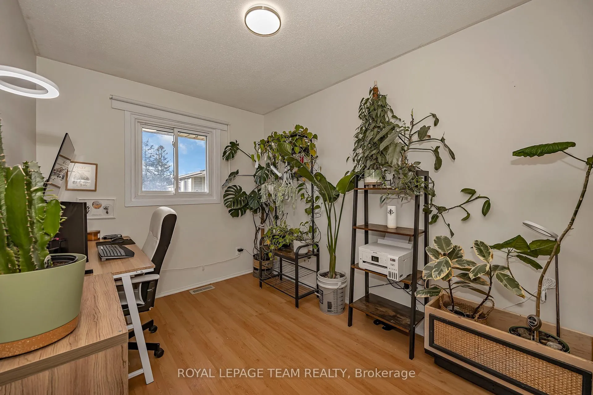 Photo 26 of 1832 Stonehenge Crescent, Ottawa, Pineview — HOMEH