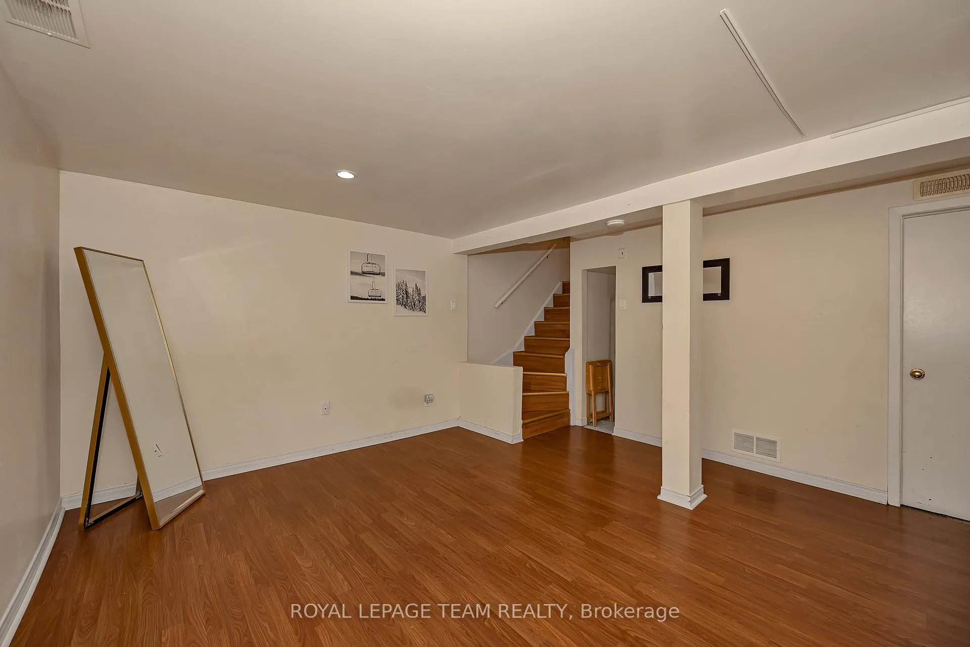 Photo 32 of 1832 Stonehenge Crescent, Ottawa, Pineview — HOMEH