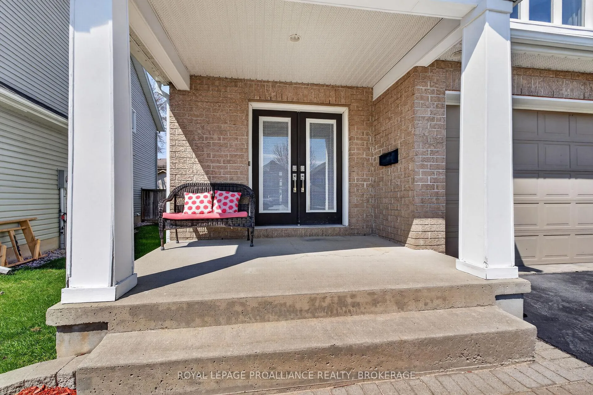 Photo 3 of 492 Cheryl Place, Kingston, Kingston East (Incl Barret Crt) — HOMEH
