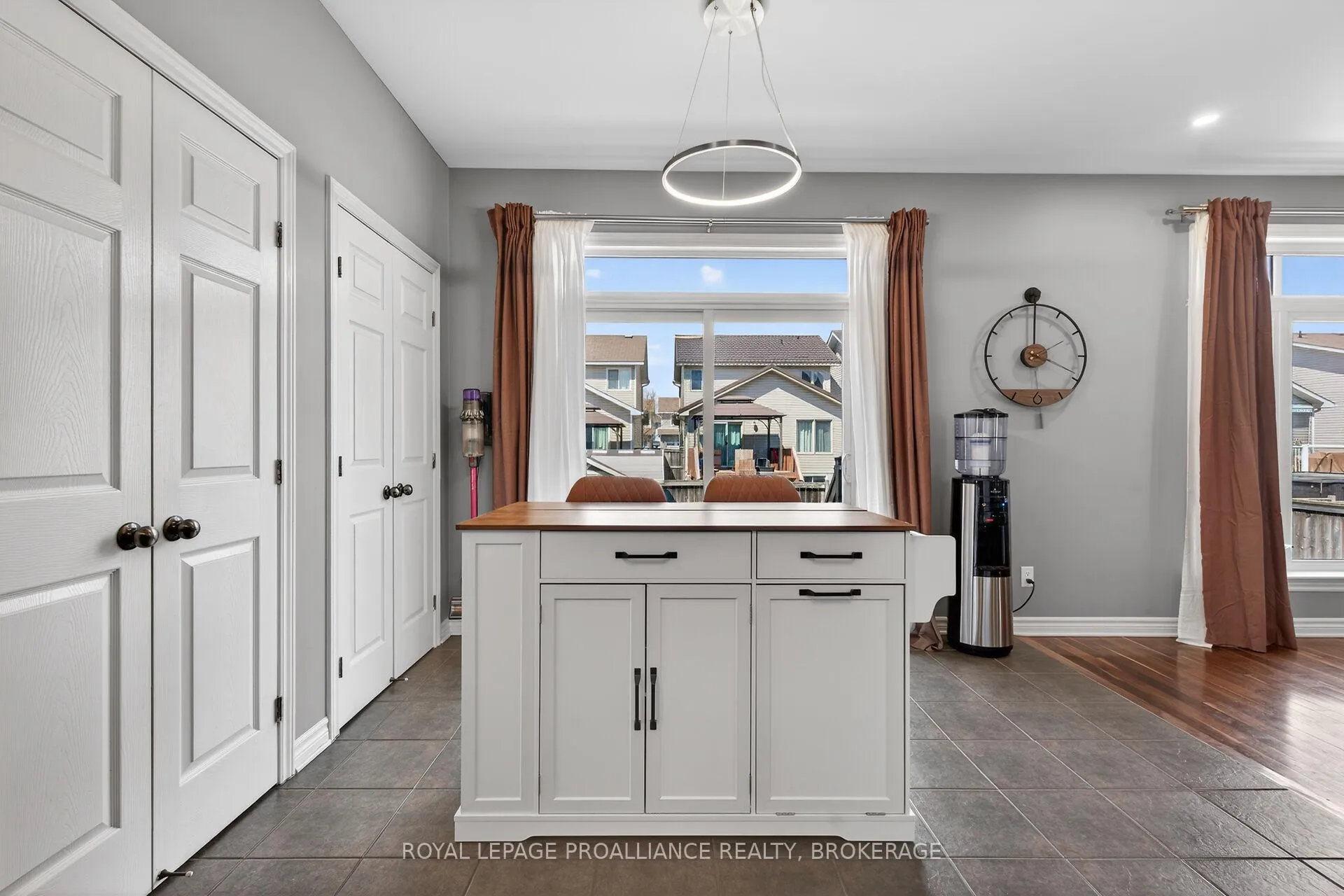 Photo 15 of 492 Cheryl Place, Kingston, Kingston East (Incl Barret Crt) — HOMEH