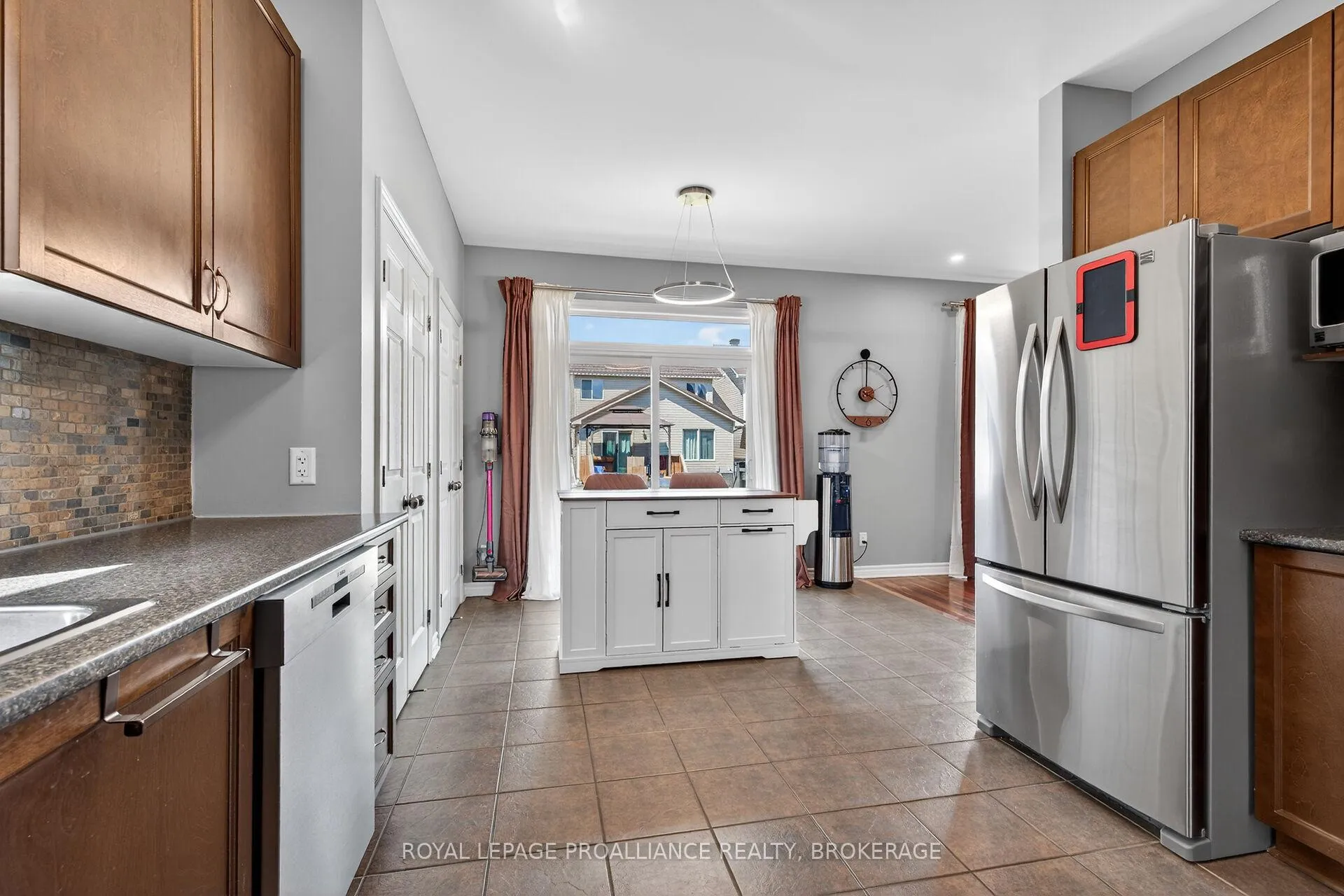 Photo 18 of 492 Cheryl Place, Kingston, Kingston East (Incl Barret Crt) — HOMEH