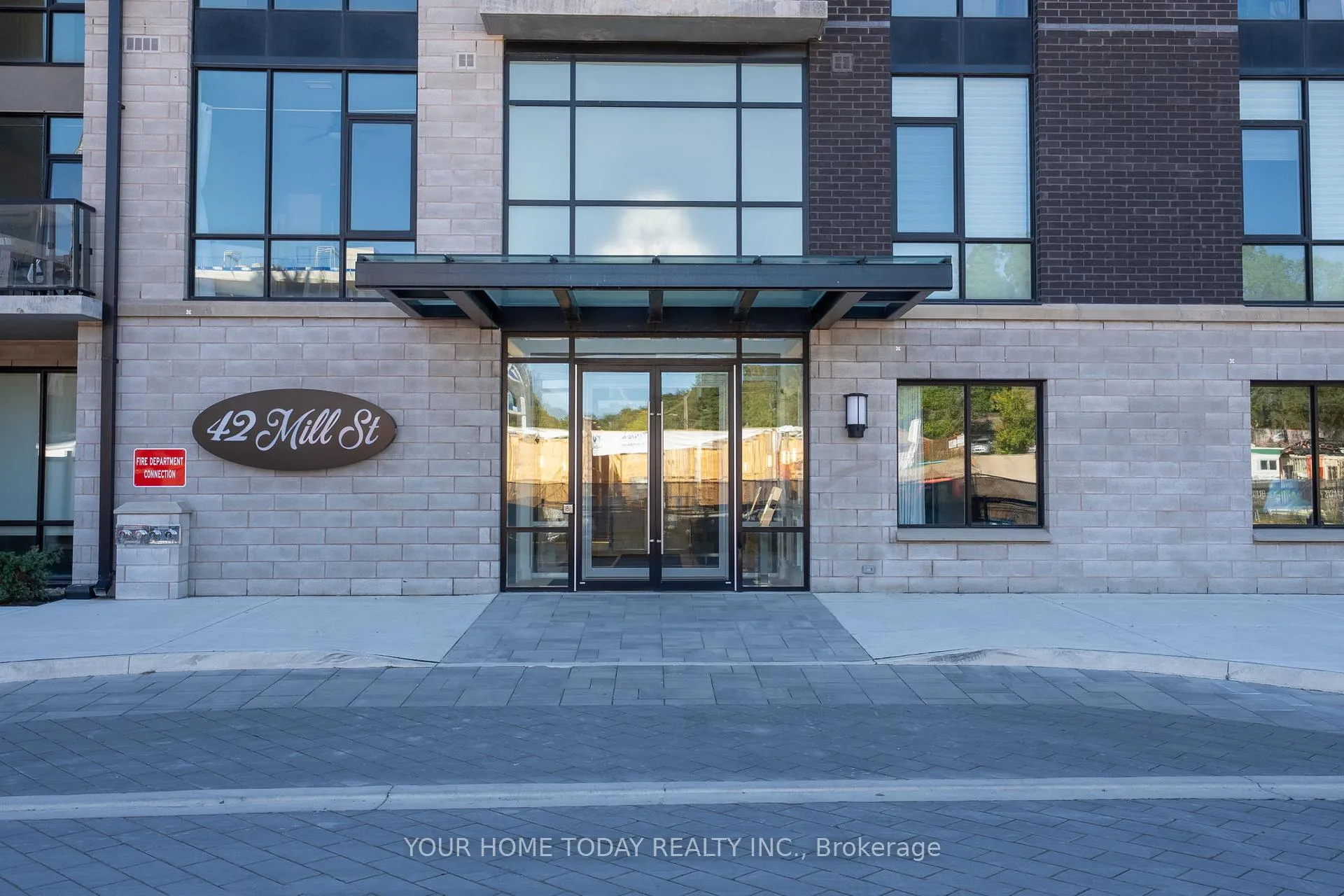 Photo 3 of Unit 610, 42 Mill Street, Halton Hills, Georgetown — HOMEH