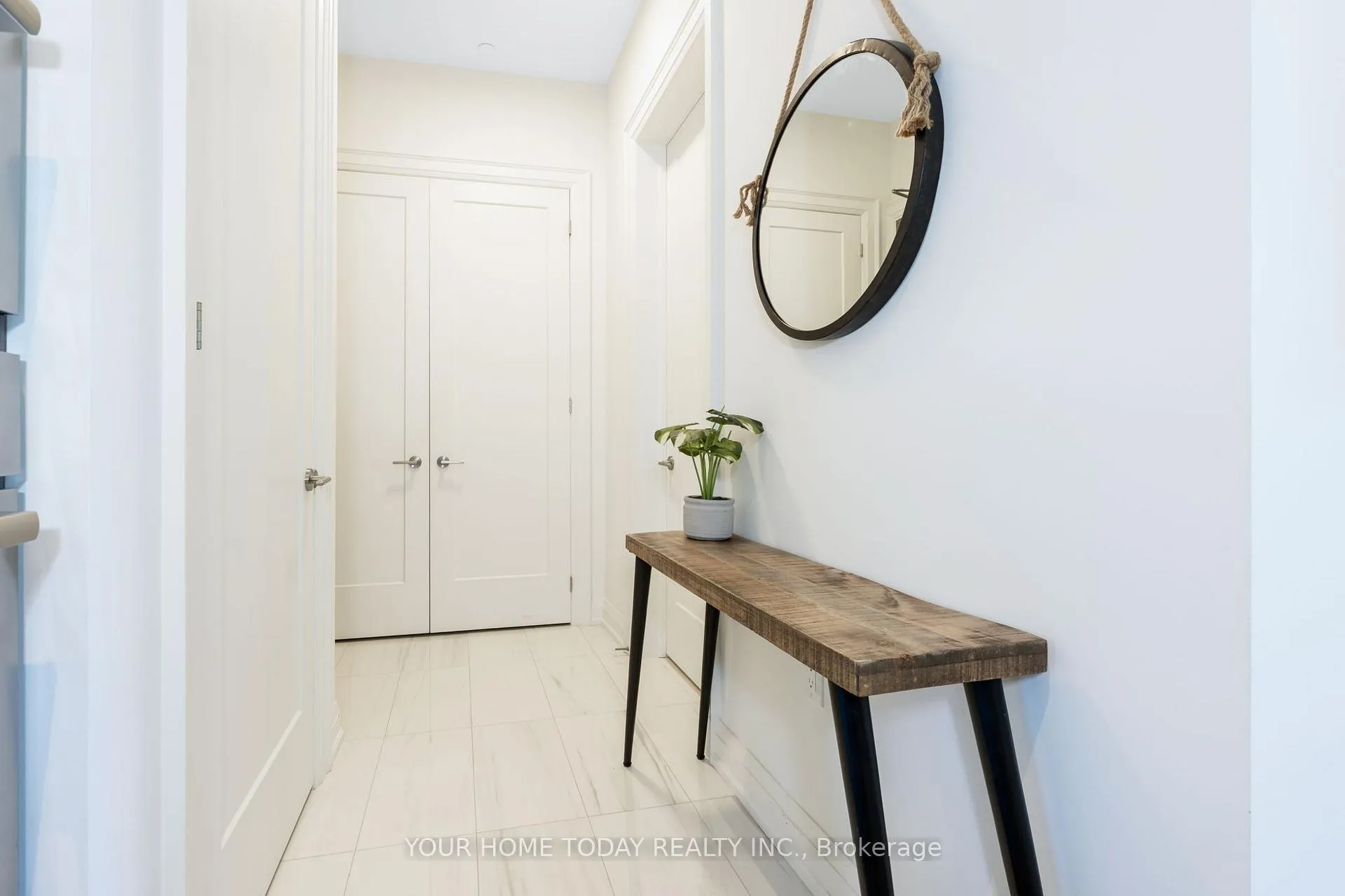 Photo 4 of Unit 610, 42 Mill Street, Halton Hills, Georgetown — HOMEH