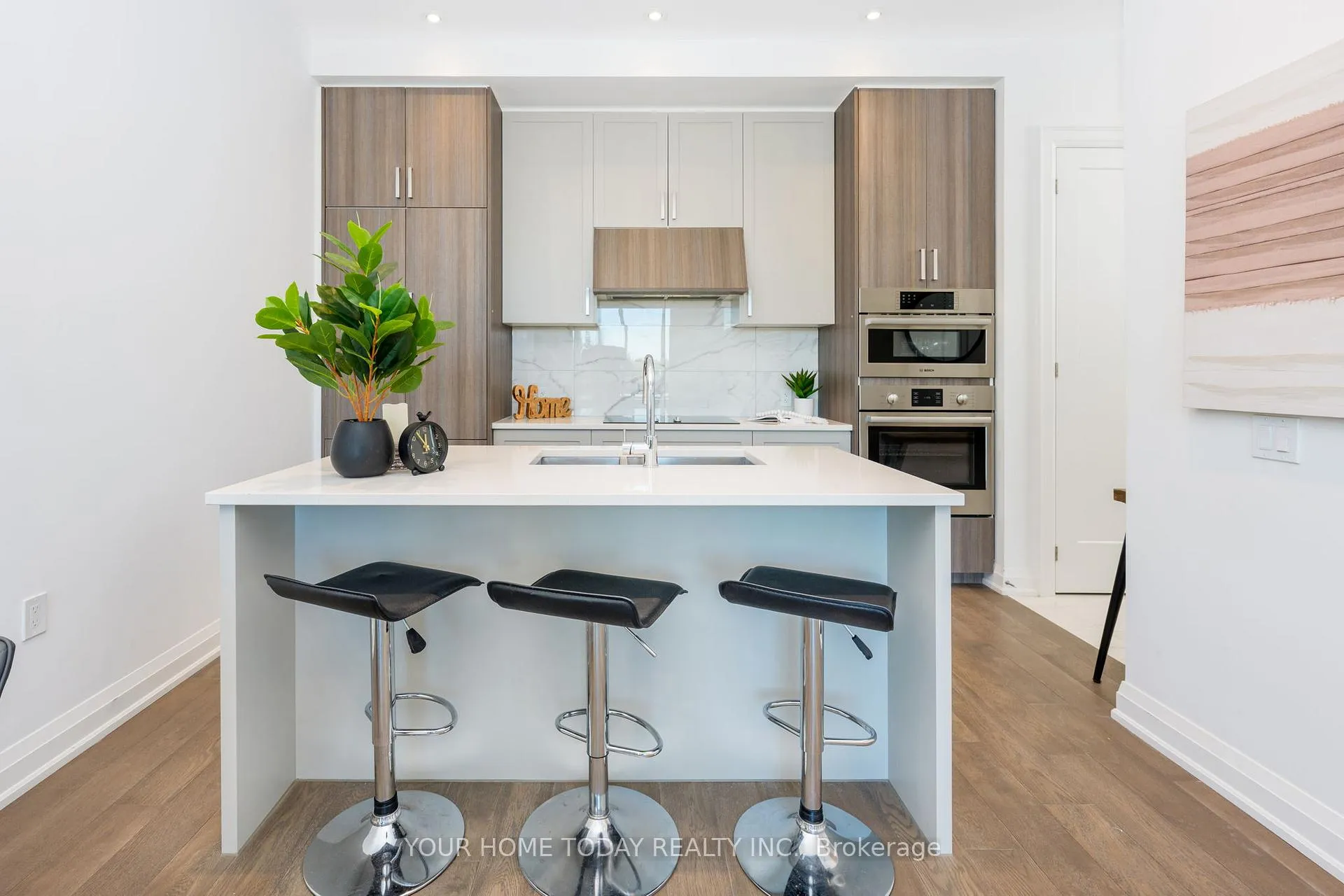 Photo 7 of Unit 610, 42 Mill Street, Halton Hills, Georgetown — HOMEH