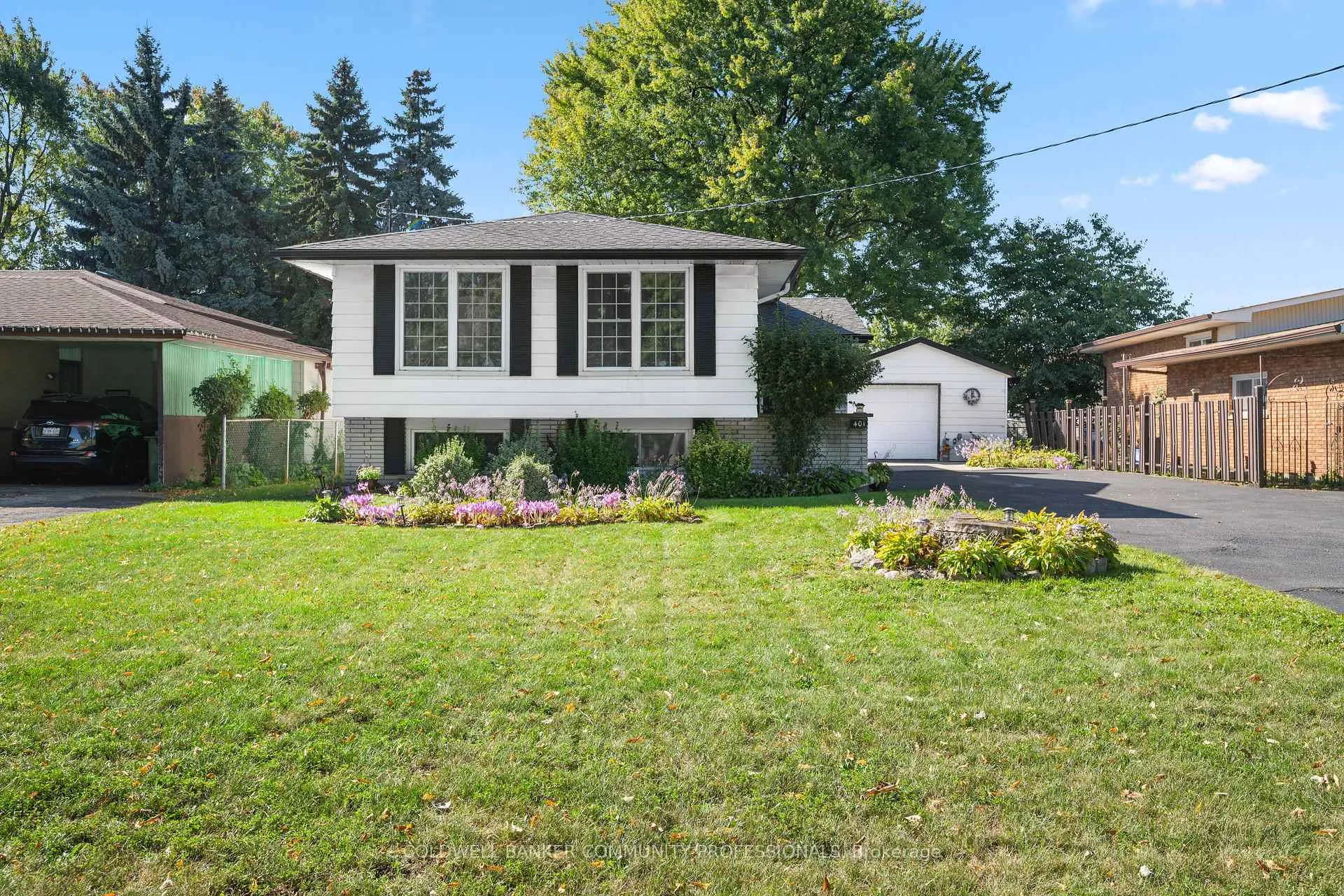 Photo of 401 Mohawk Road W