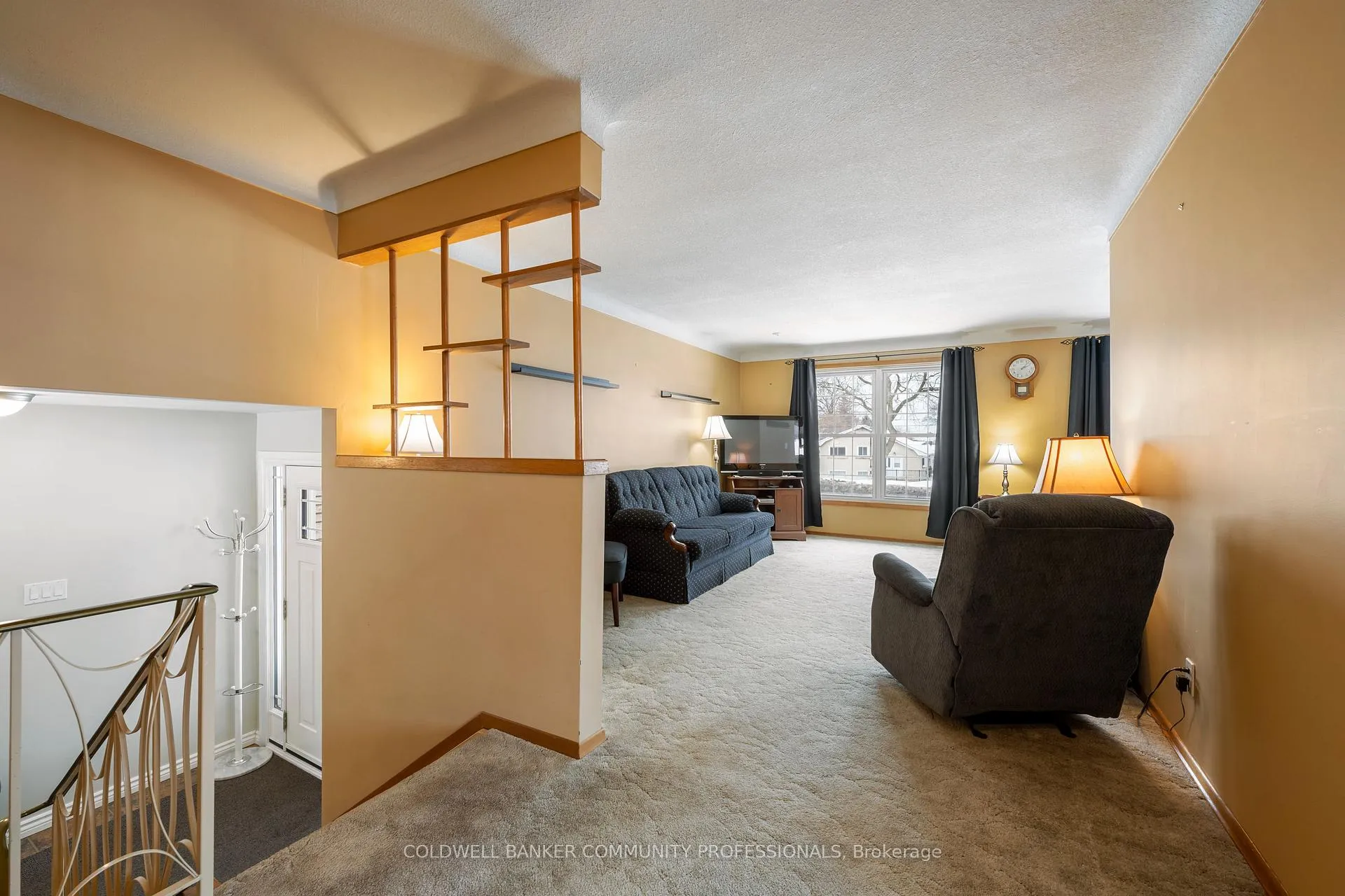 Photo 9 of 401 Mohawk Road W, Hamilton, Rolston — HOMEH