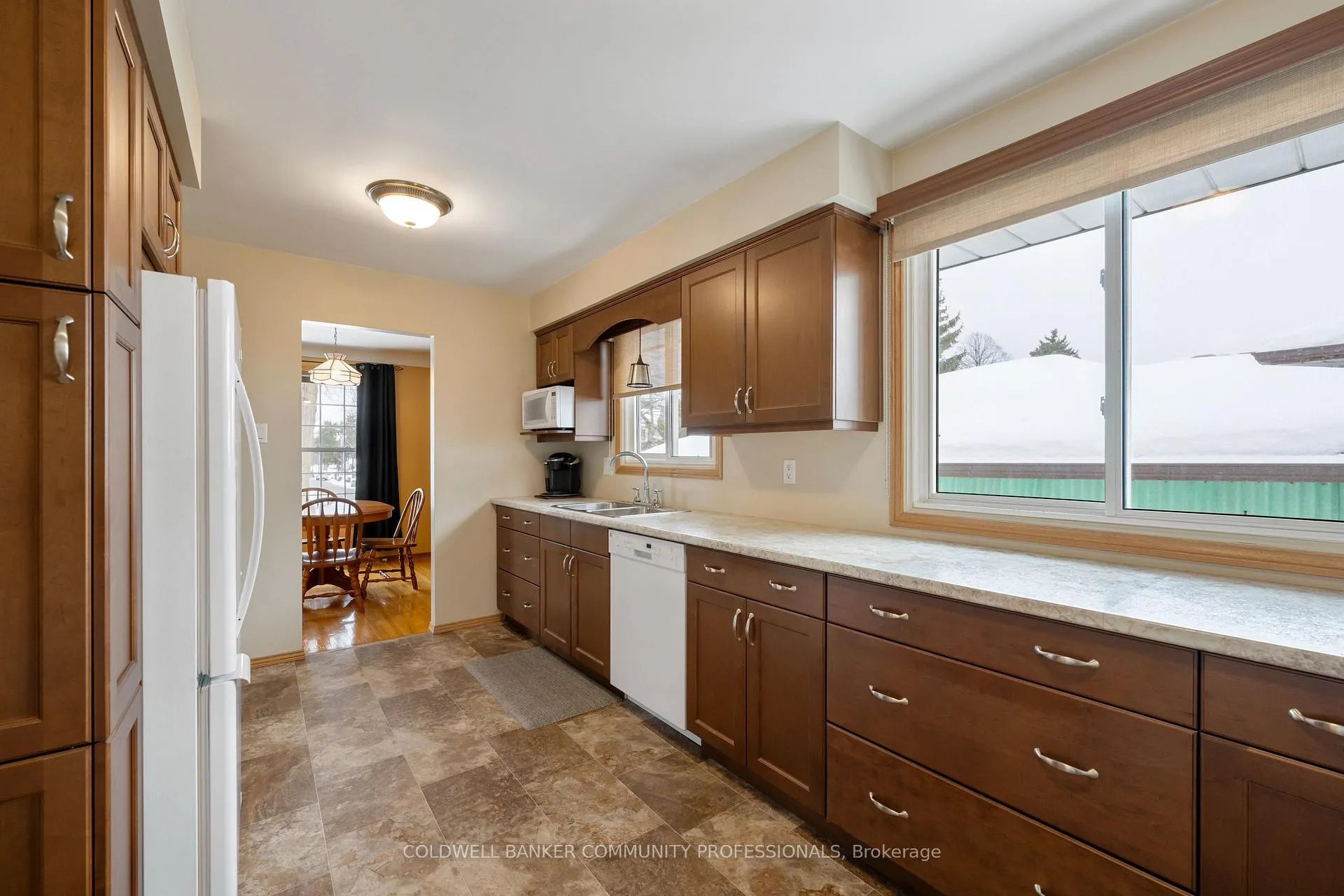 Photo 17 of 401 Mohawk Road W, Hamilton, Rolston — HOMEH