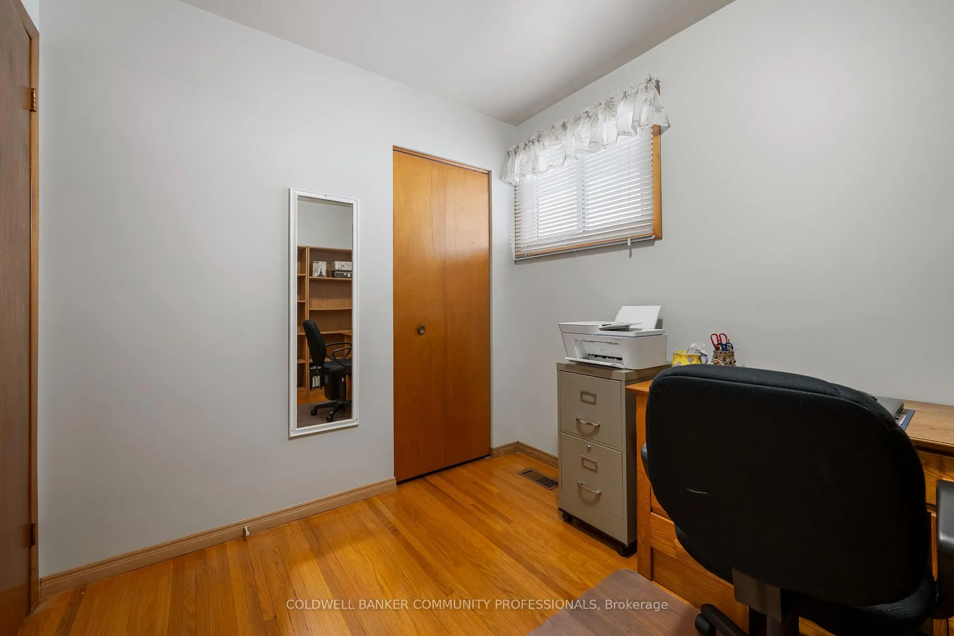 Photo 21 of 401 Mohawk Road W, Hamilton, Rolston — HOMEH