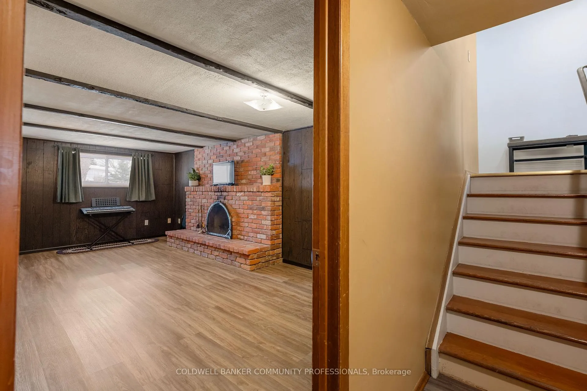 Photo 26 of 401 Mohawk Road W, Hamilton, Rolston — HOMEH