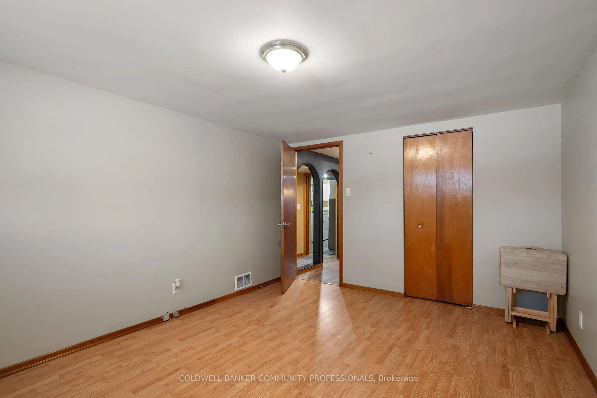 Photo 31 of 401 Mohawk Road W, Hamilton, Rolston — HOMEH