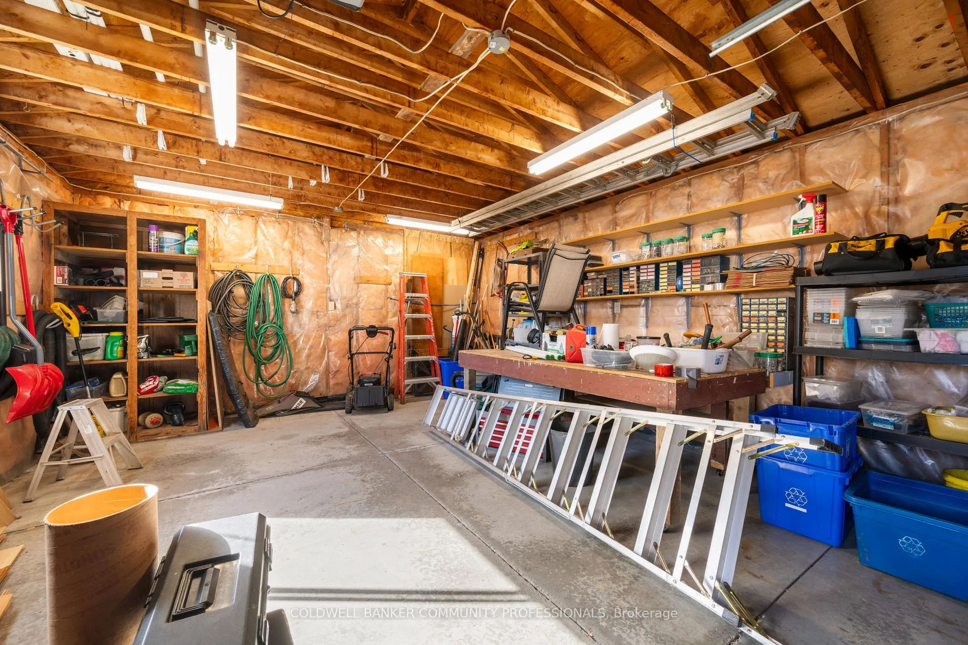 Photo 37 of 401 Mohawk Road W, Hamilton, Rolston — HOMEH