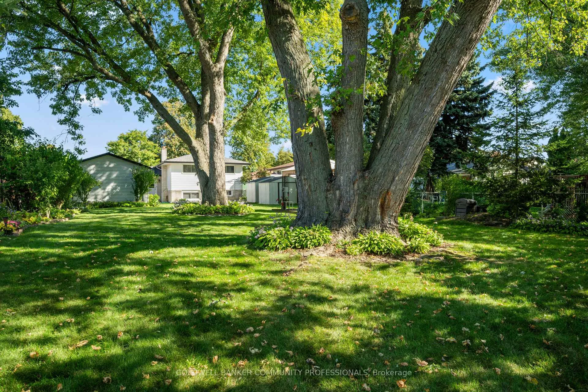 Photo 42 of 401 Mohawk Road W, Hamilton, Rolston — HOMEH
