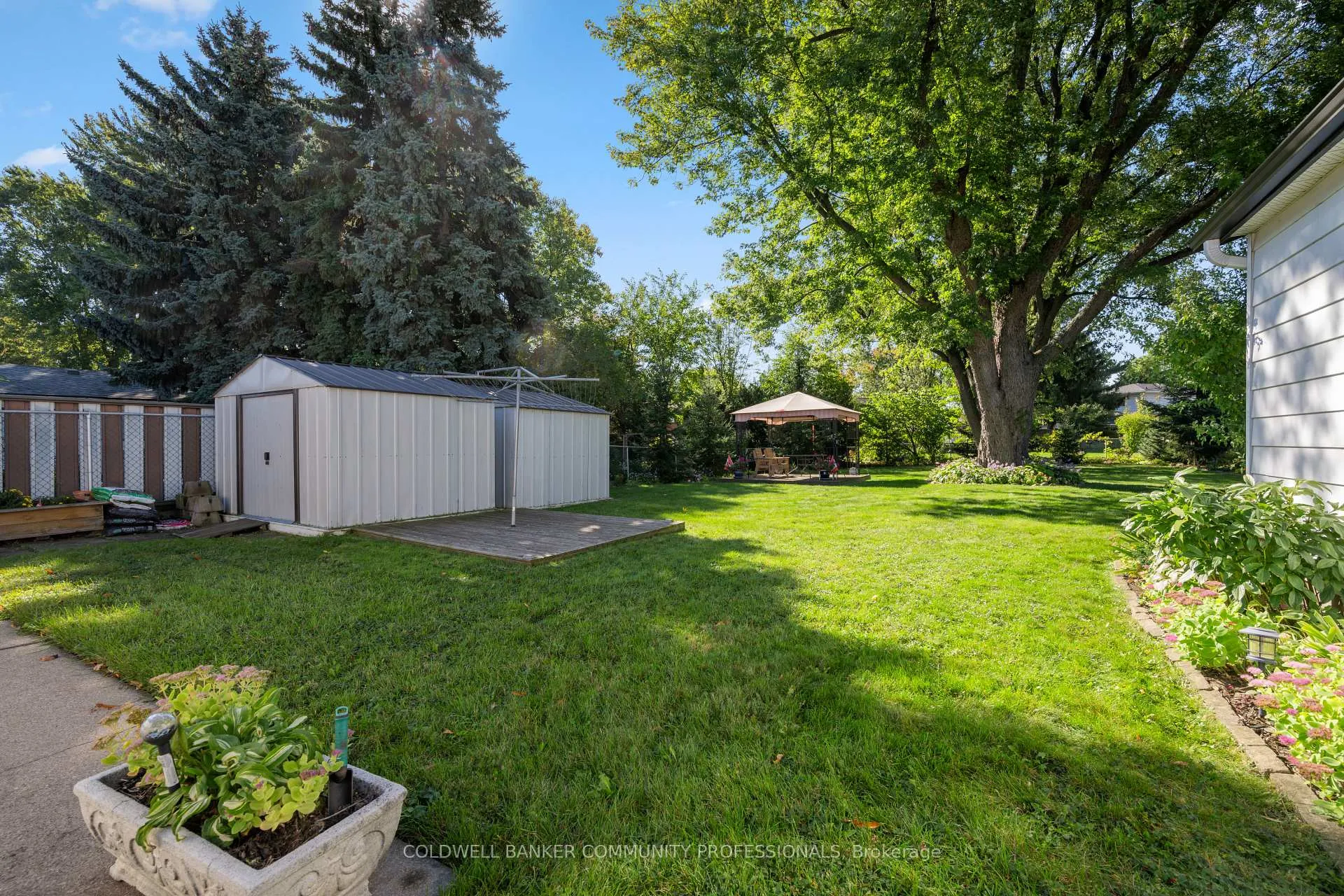 Photo 44 of 401 Mohawk Road W, Hamilton, Rolston — HOMEH
