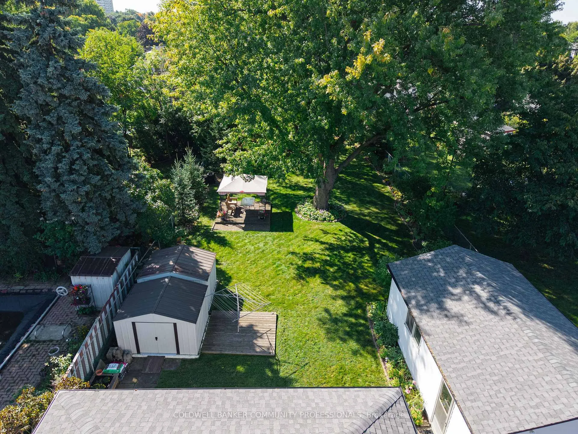Photo 46 of 401 Mohawk Road W, Hamilton, Rolston — HOMEH