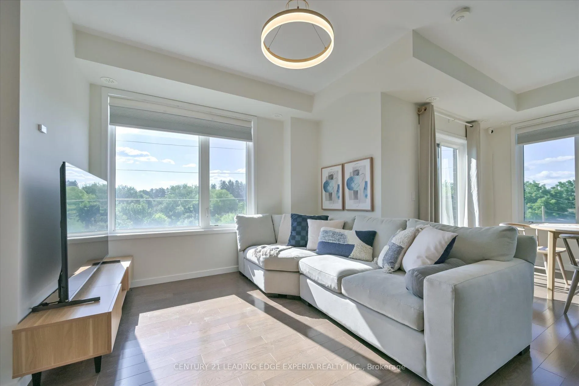 Photo 6 of Unit 2, 100 Alex Gardner Circle, Aurora, Aurora Heights — HOMEH