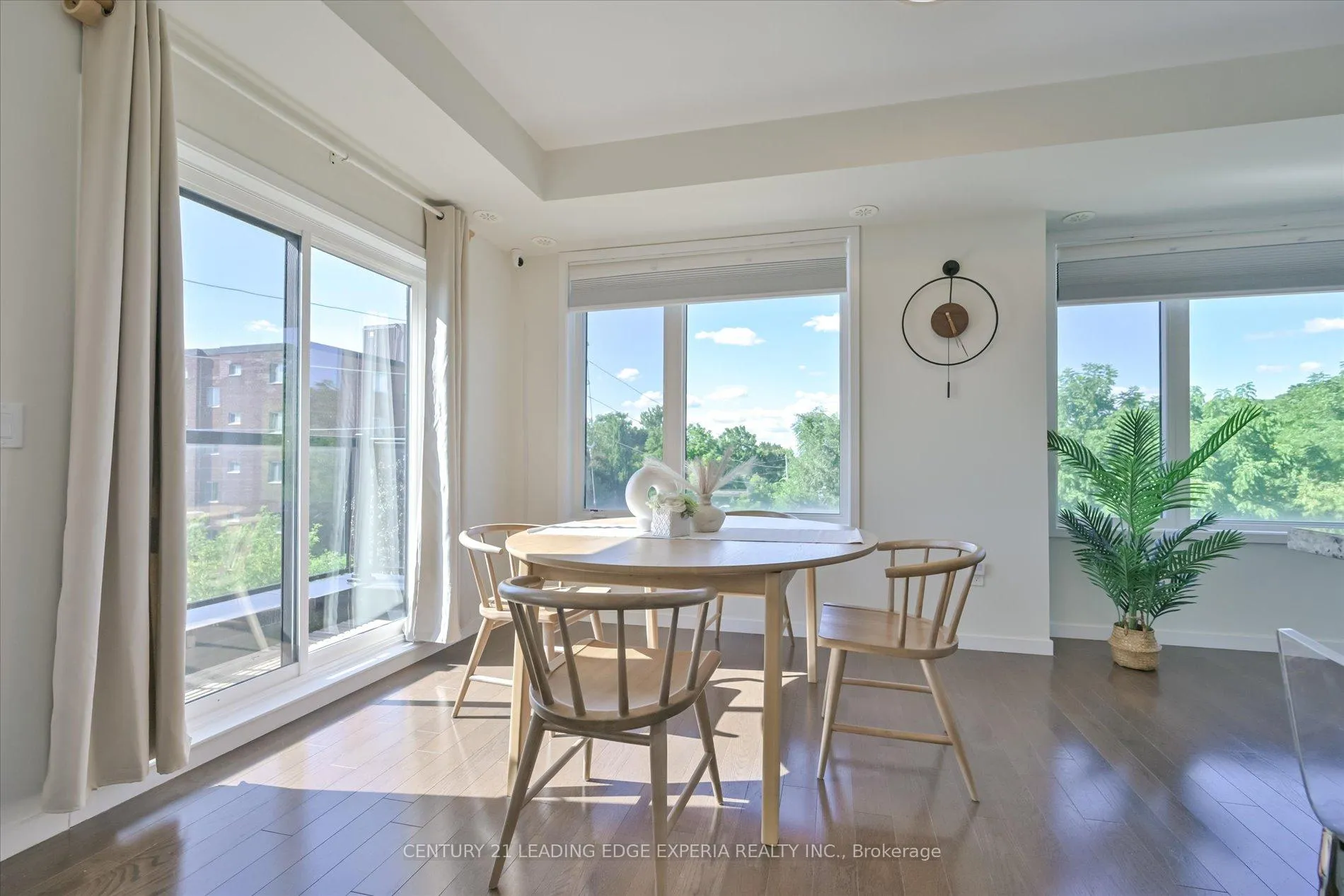 Photo 9 of Unit 2, 100 Alex Gardner Circle, Aurora, Aurora Heights — HOMEH
