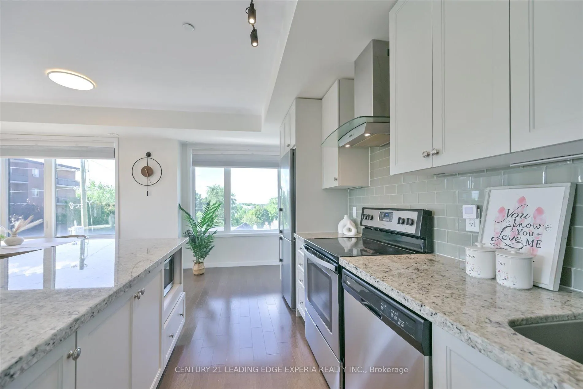 Photo 12 of Unit 2, 100 Alex Gardner Circle, Aurora, Aurora Heights — HOMEH