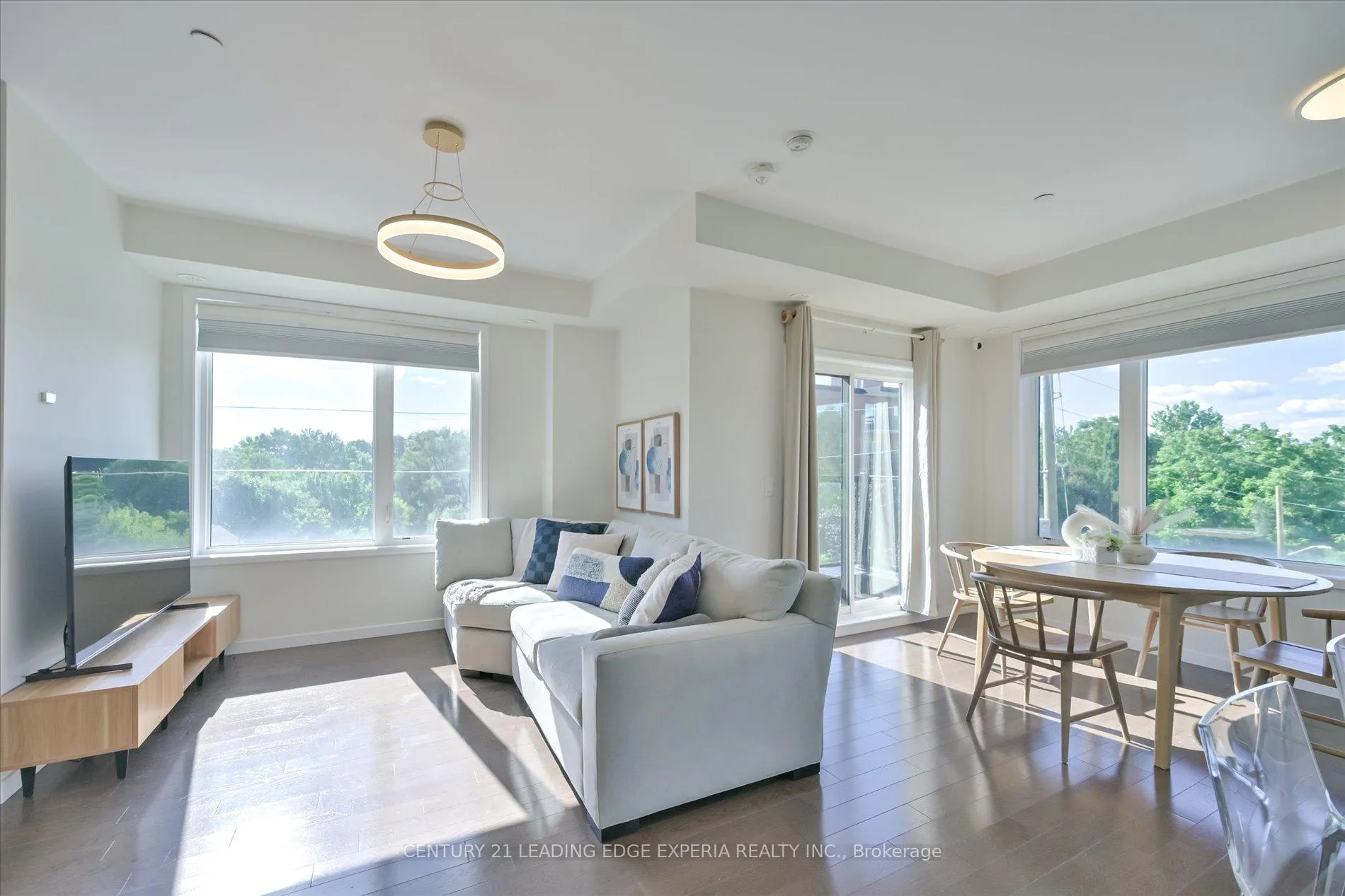 Photo 13 of Unit 2, 100 Alex Gardner Circle, Aurora, Aurora Heights — HOMEH