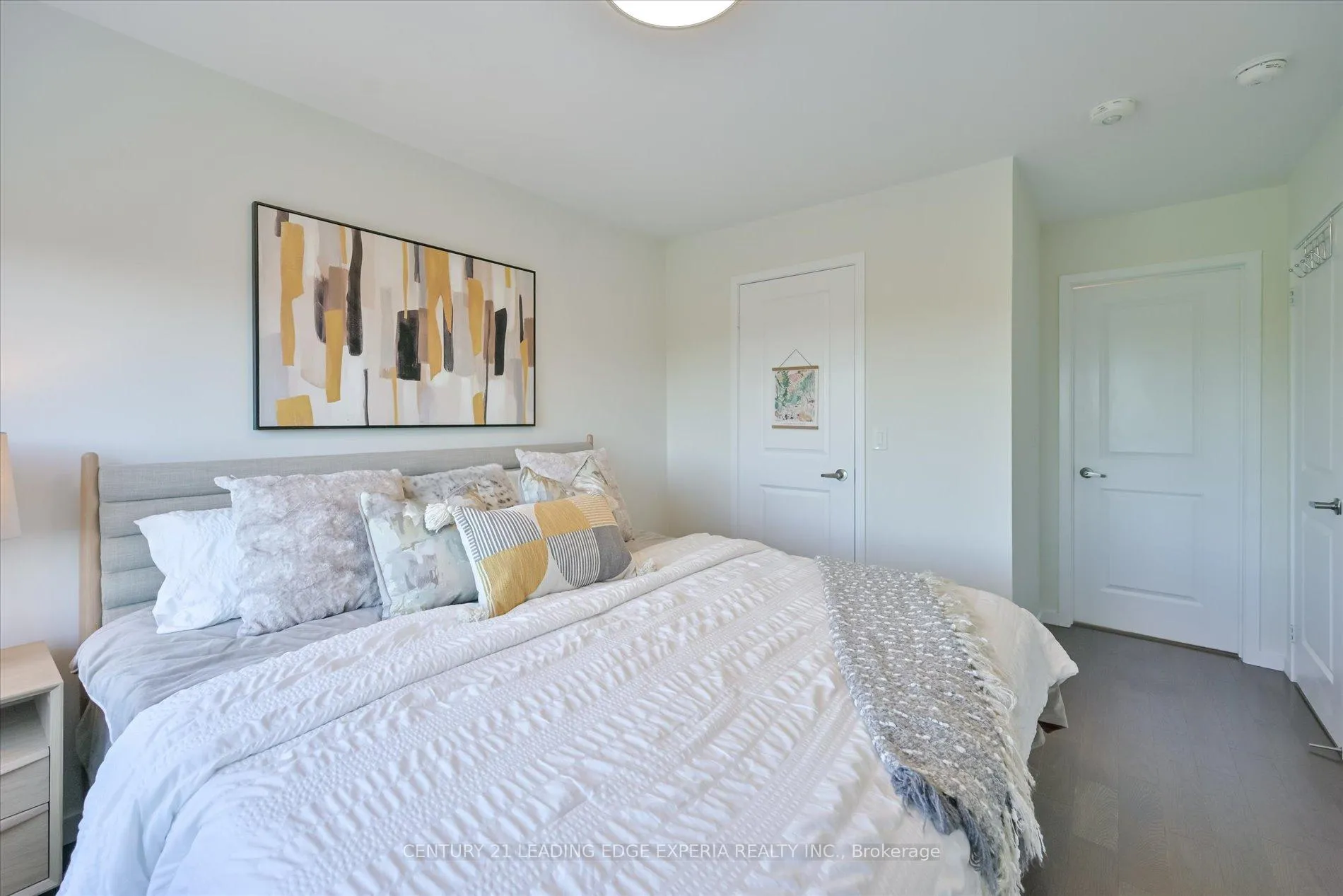Photo 20 of Unit 2, 100 Alex Gardner Circle, Aurora, Aurora Heights — HOMEH