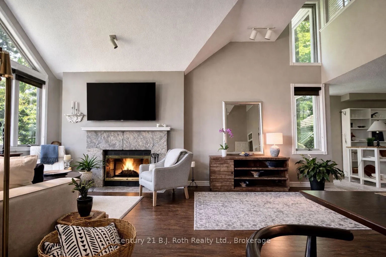Photo of 331 Grandview Hilltop Drive