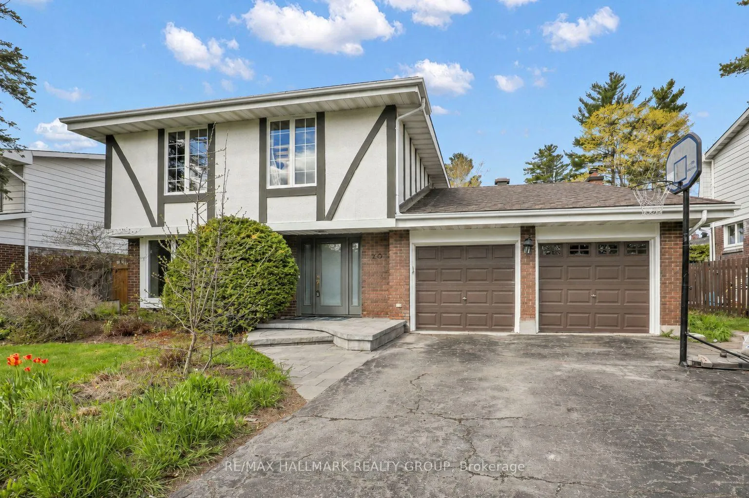 Photo 1 of 20 Riverbrook Road, Ottawa, Arlington Woods — HOMEH