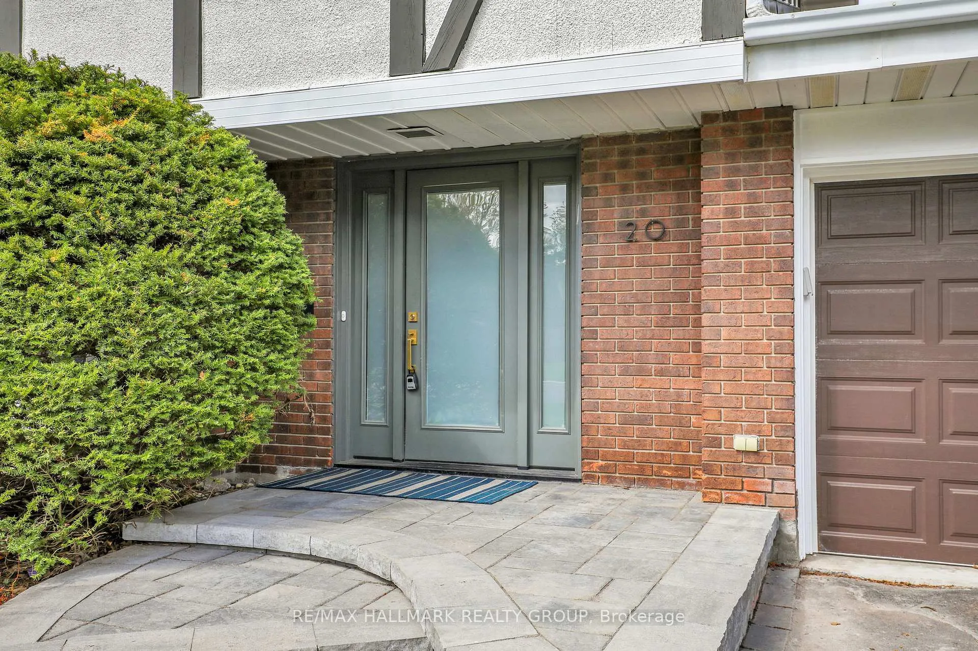 Photo 2 of 20 Riverbrook Road, Ottawa, Arlington Woods — HOMEH