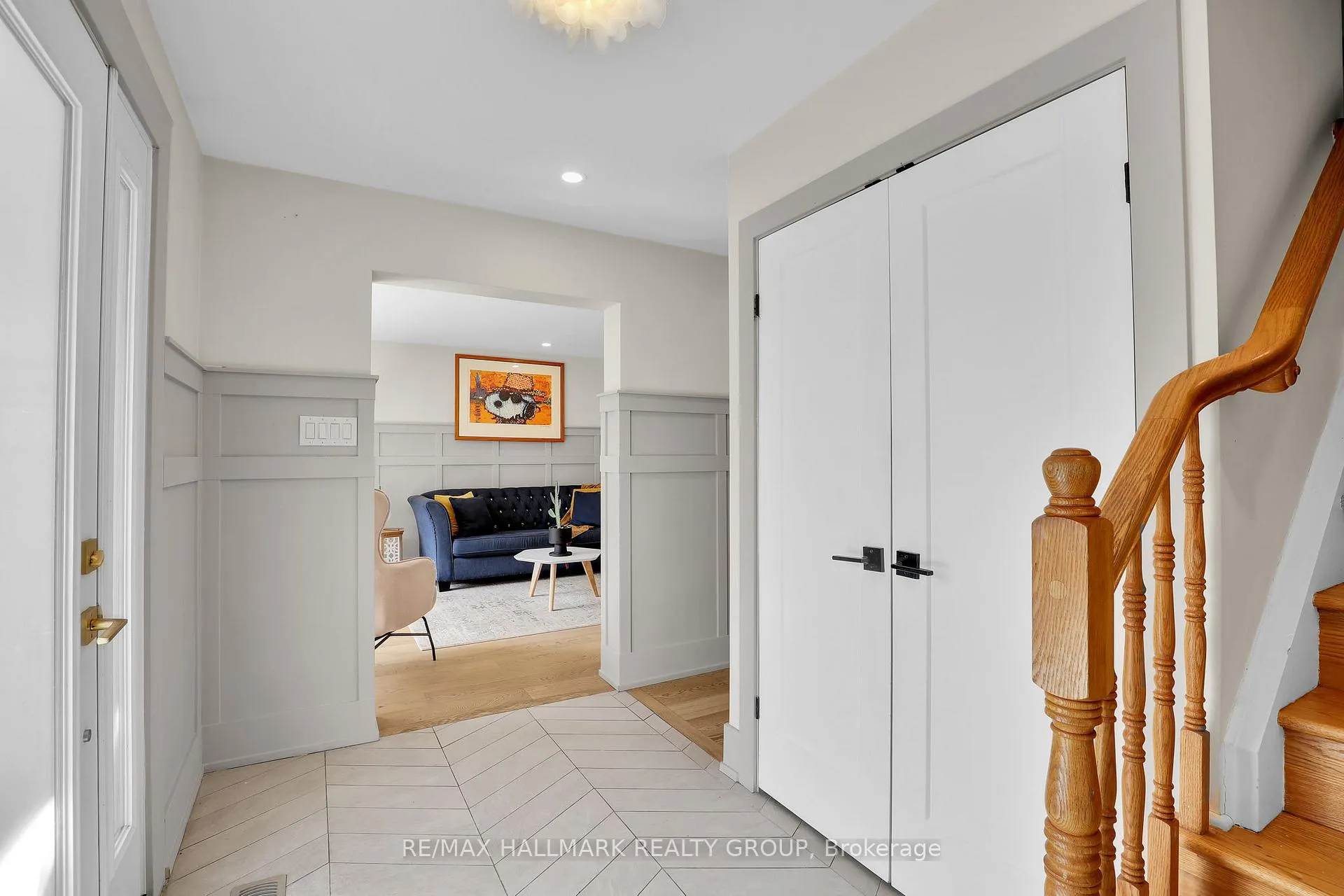 Photo 4 of 20 Riverbrook Road, Ottawa, Arlington Woods — HOMEH