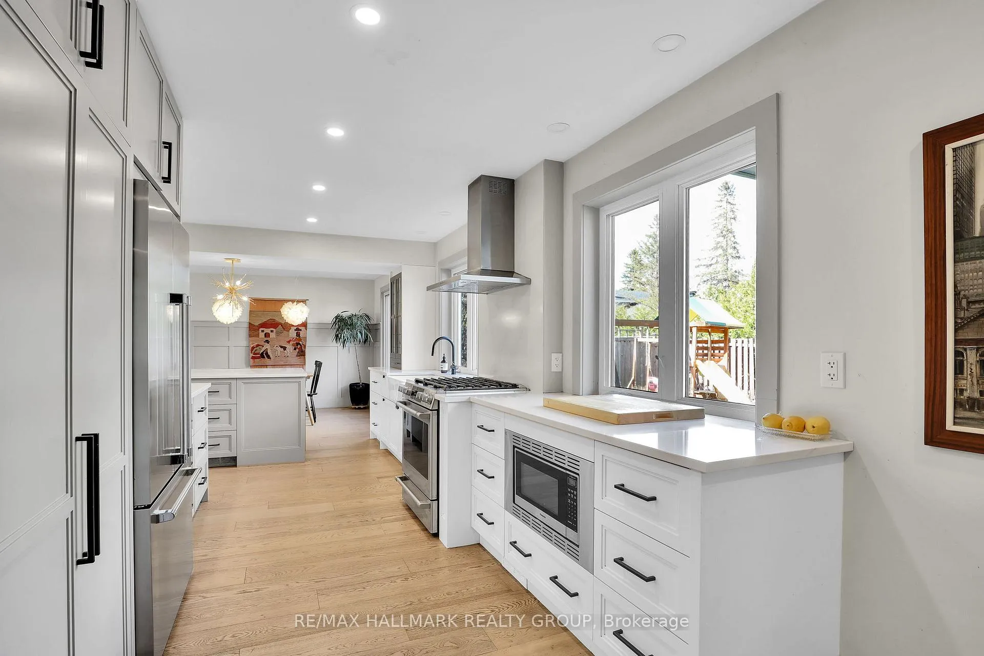 Photo 10 of 20 Riverbrook Road, Ottawa, Arlington Woods — HOMEH