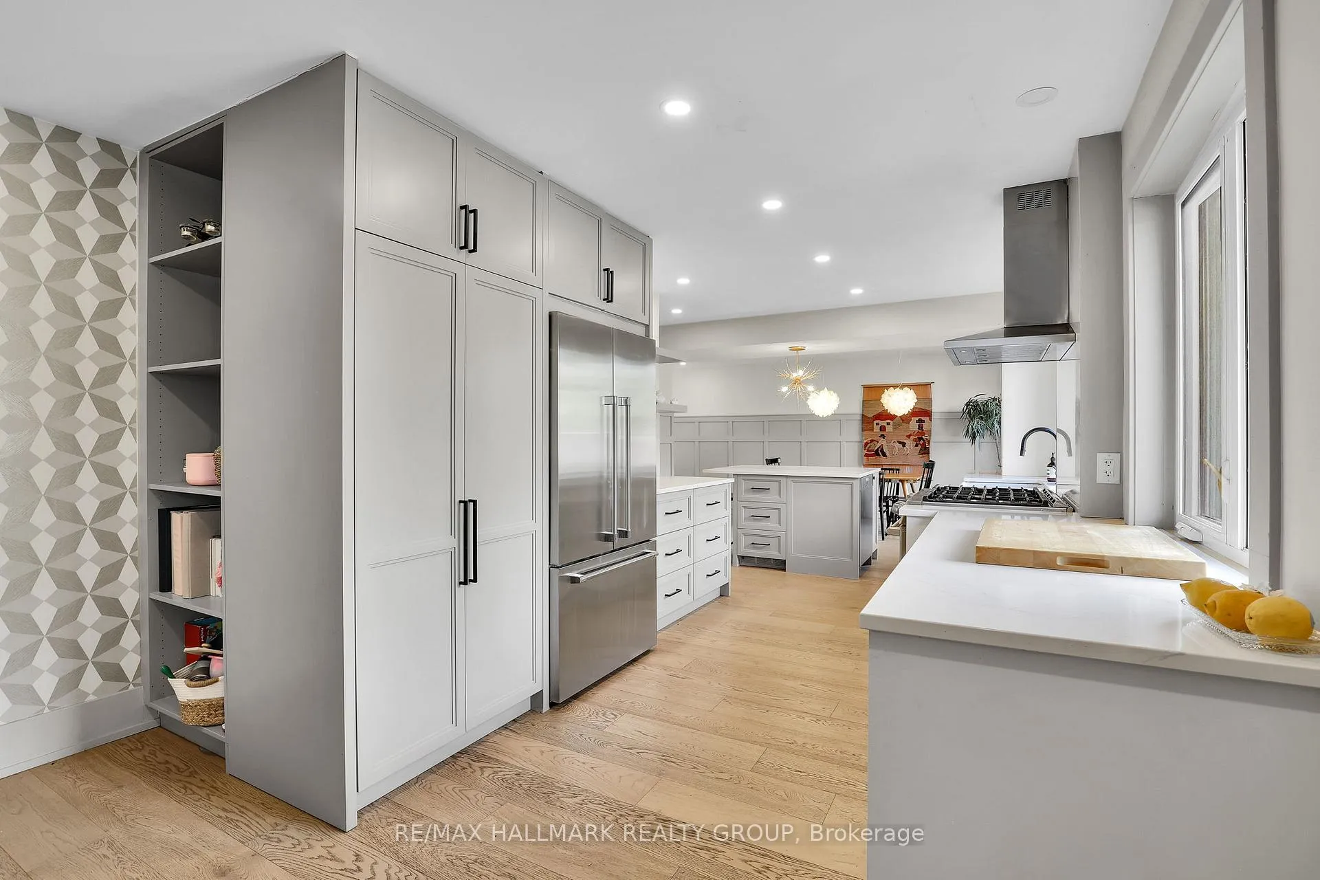 Photo 12 of 20 Riverbrook Road, Ottawa, Arlington Woods — HOMEH