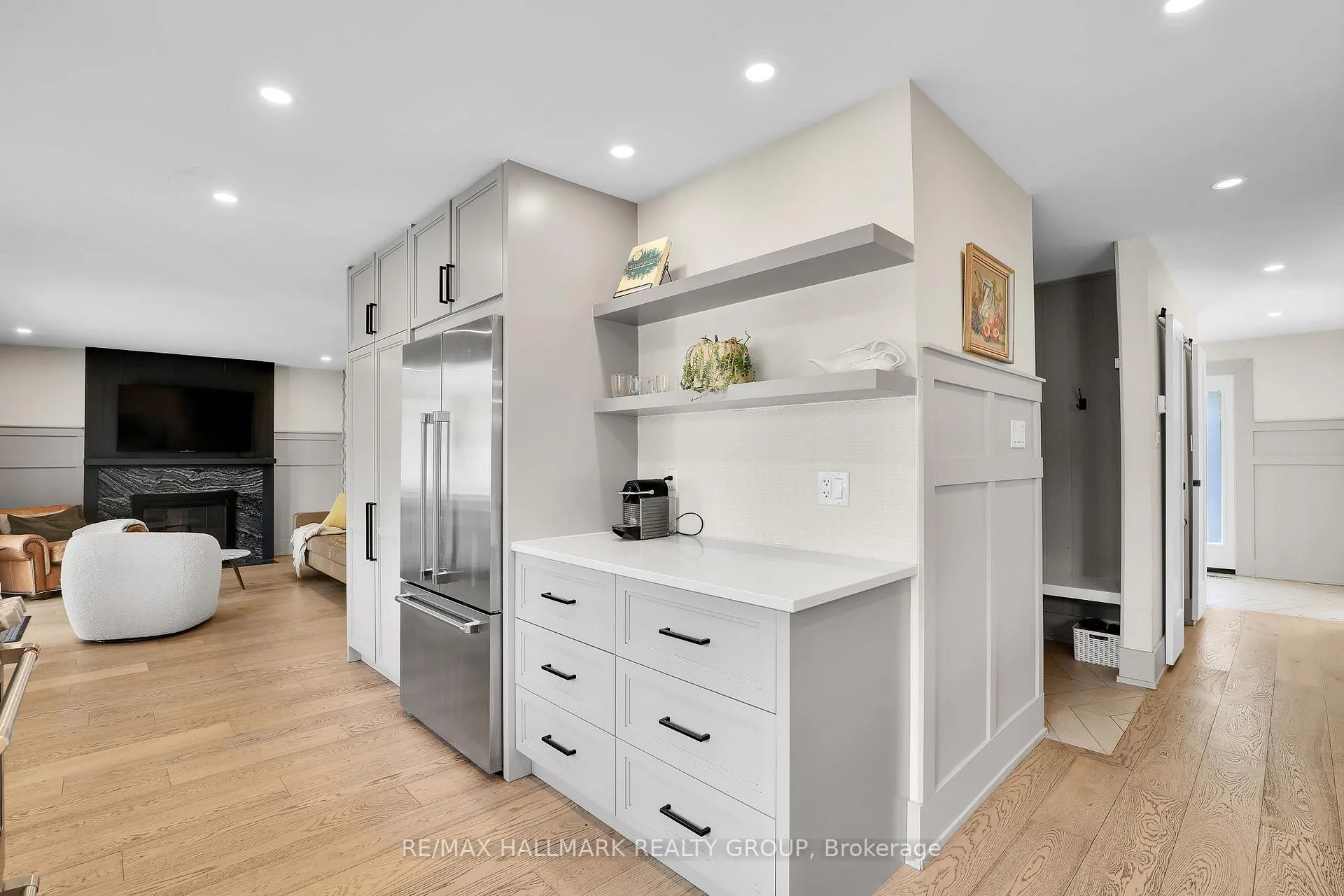 Photo 17 of 20 Riverbrook Road, Ottawa, Arlington Woods — HOMEH