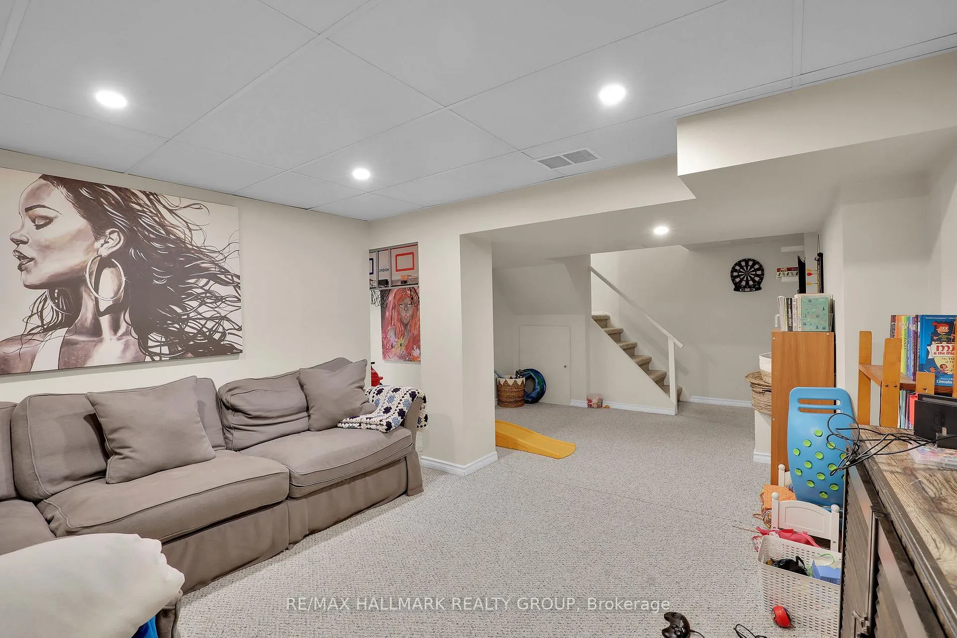 Photo 32 of 20 Riverbrook Road, Ottawa, Arlington Woods — HOMEH