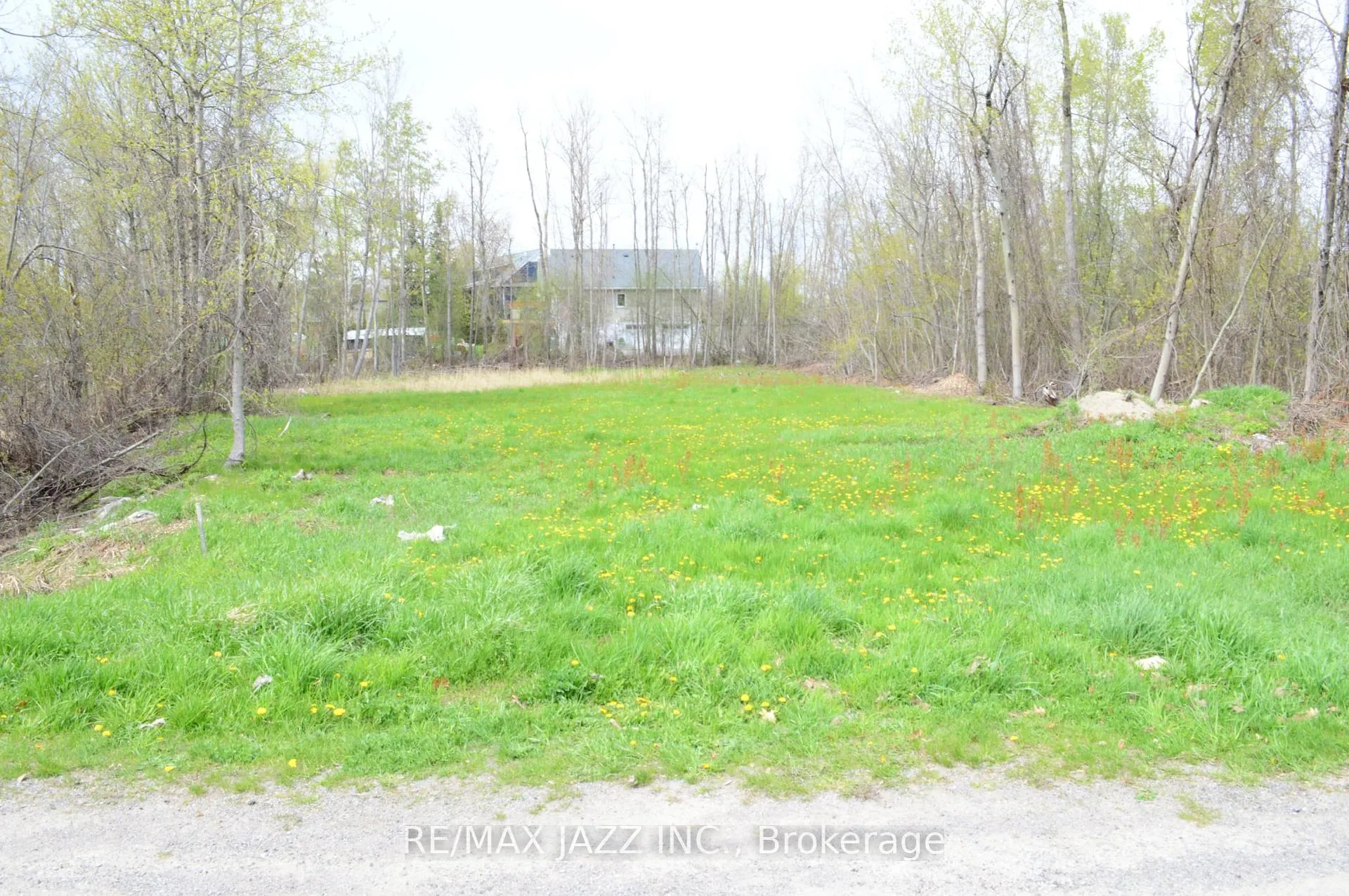 Photo 1 of 8 Helen Crescent, Kawartha Lakes, Mariposa — HOMEH