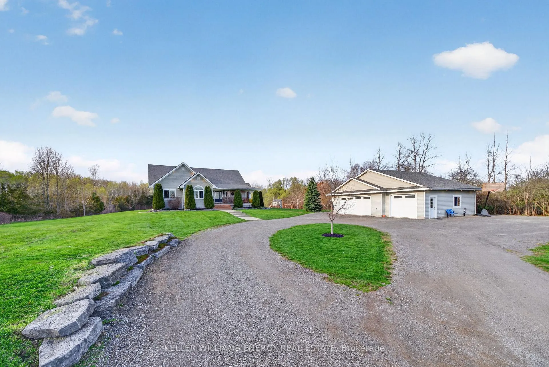 Photo 4 of 1001 County Road 8, Prince Edward County, North Marysburg Ward — HOMEH