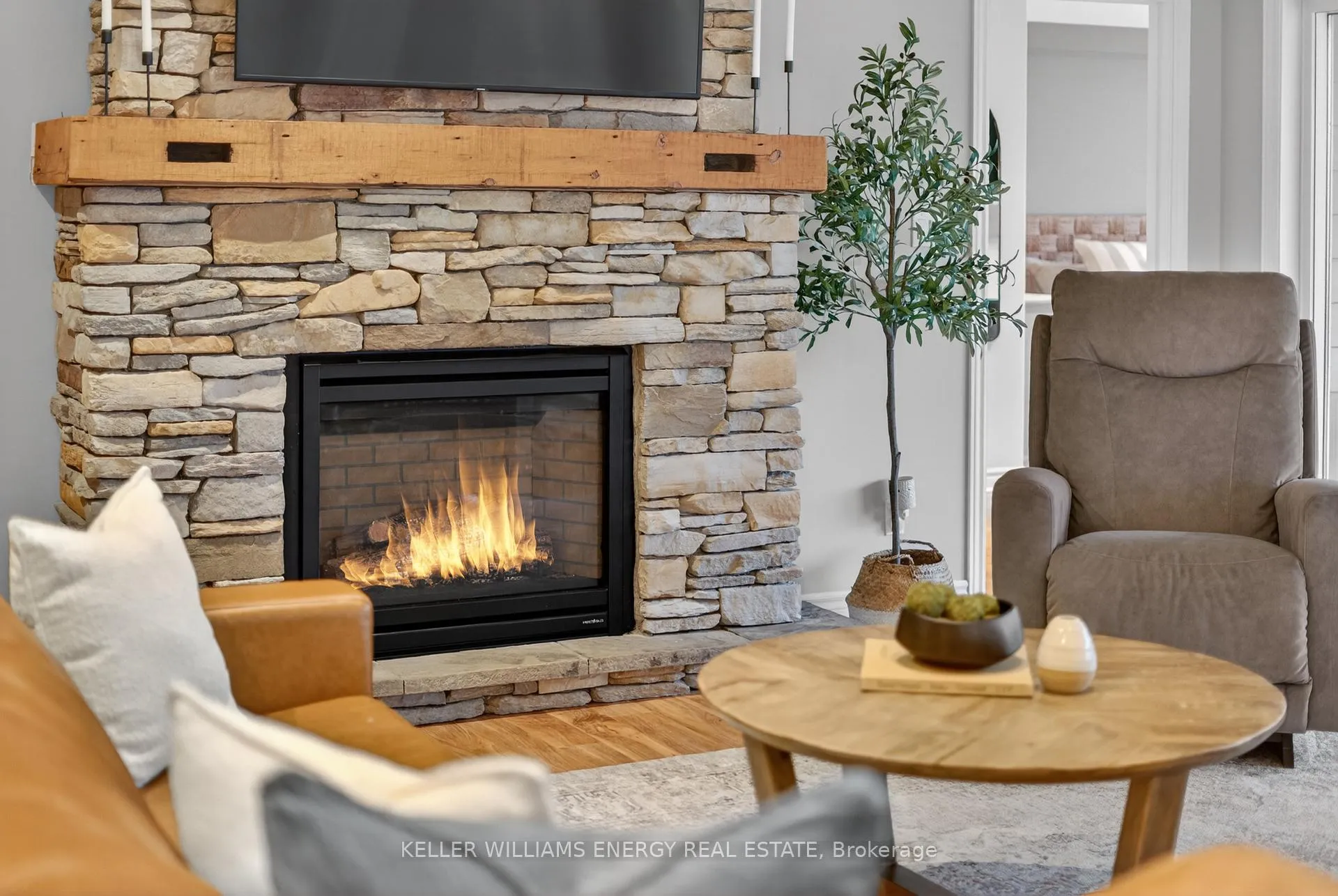 Photo 8 of 1001 County Road 8, Prince Edward County, North Marysburg Ward — HOMEH